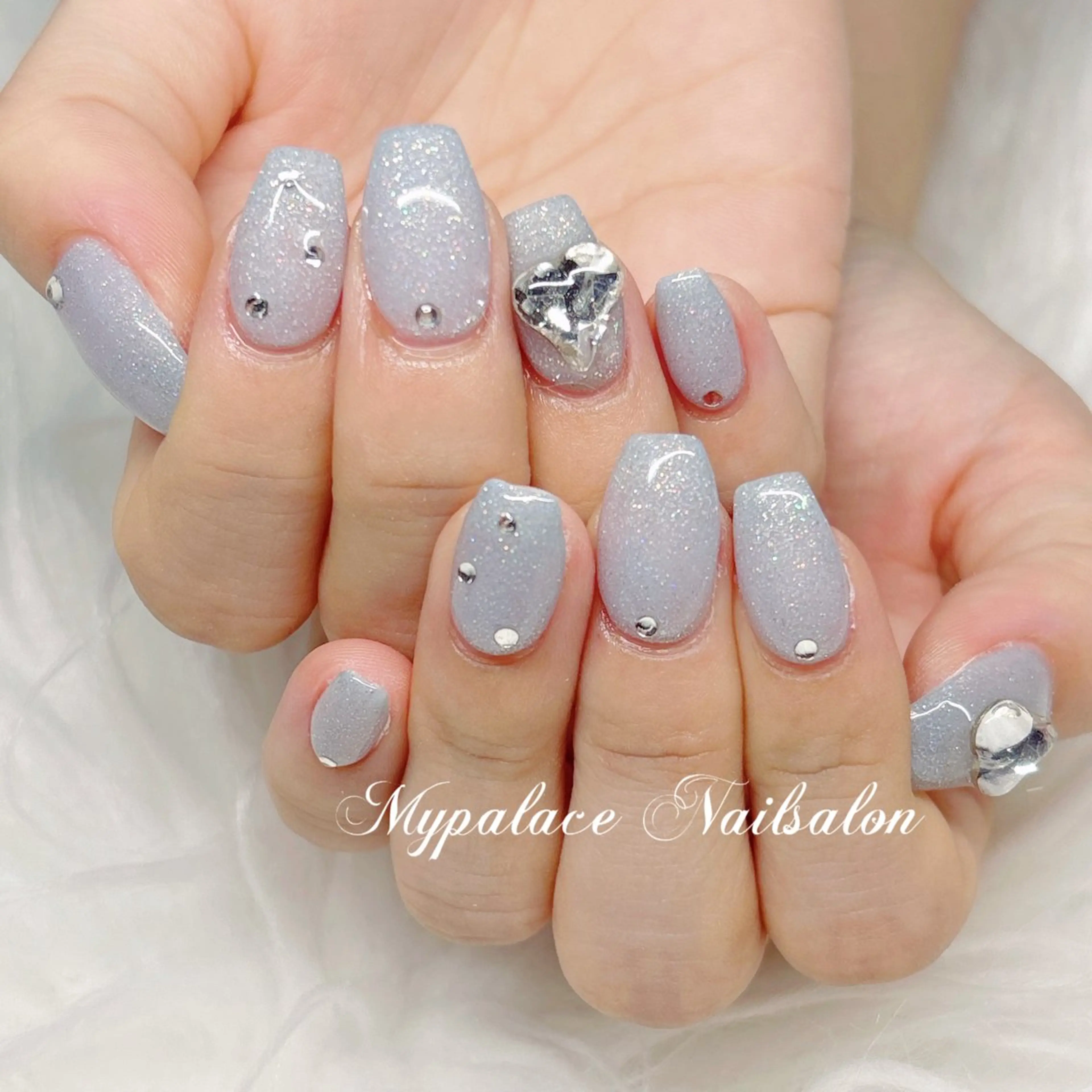 ネイル ハート キラキラネイル ラメ(グリッター) 水色 ストーンネイル ハンドネイル Yuis Nailスカルプ専門のネイルデザイン