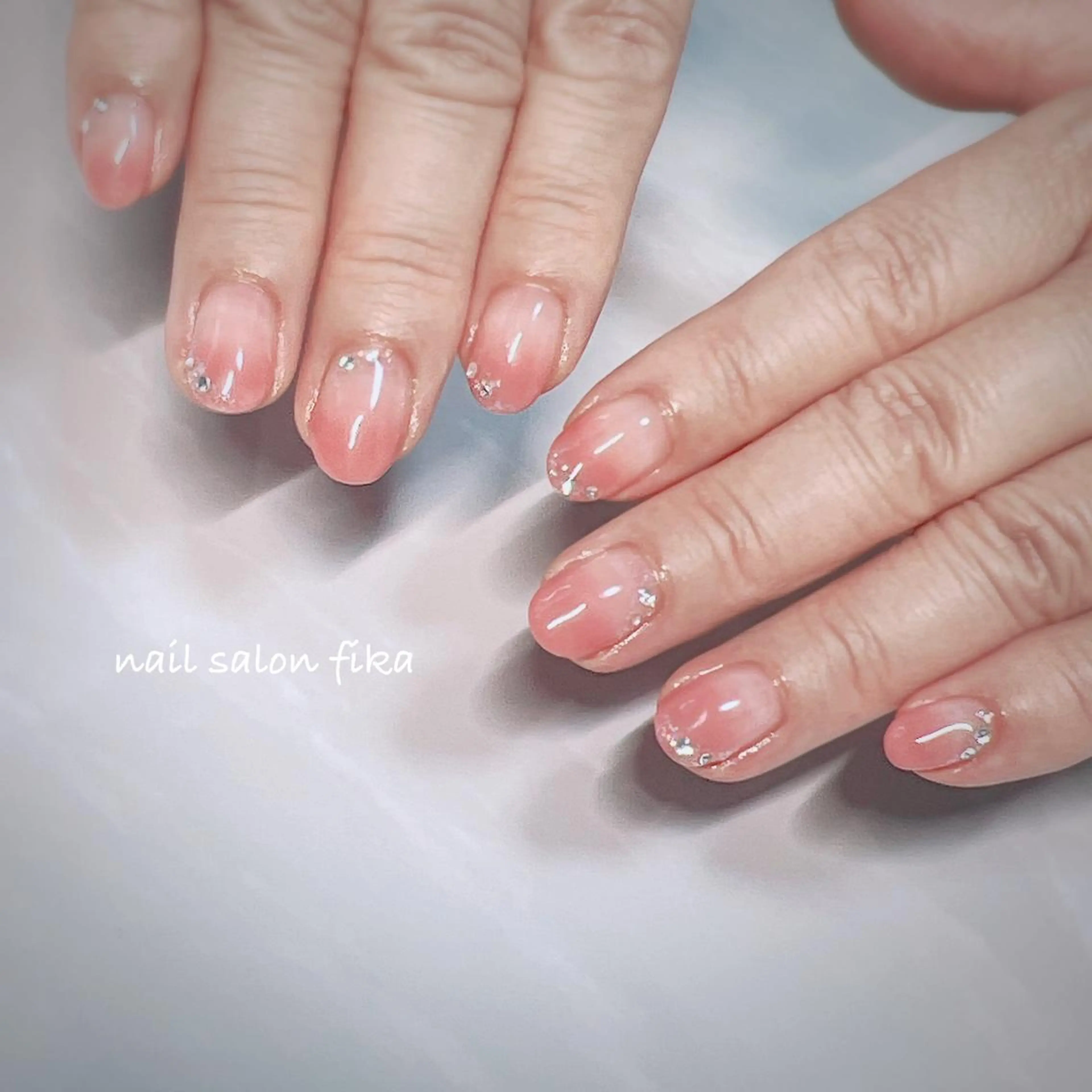 ネイル グラデーション キラキラネイル ピンク シンプルネイル nail salon fikaのネイルデザイン