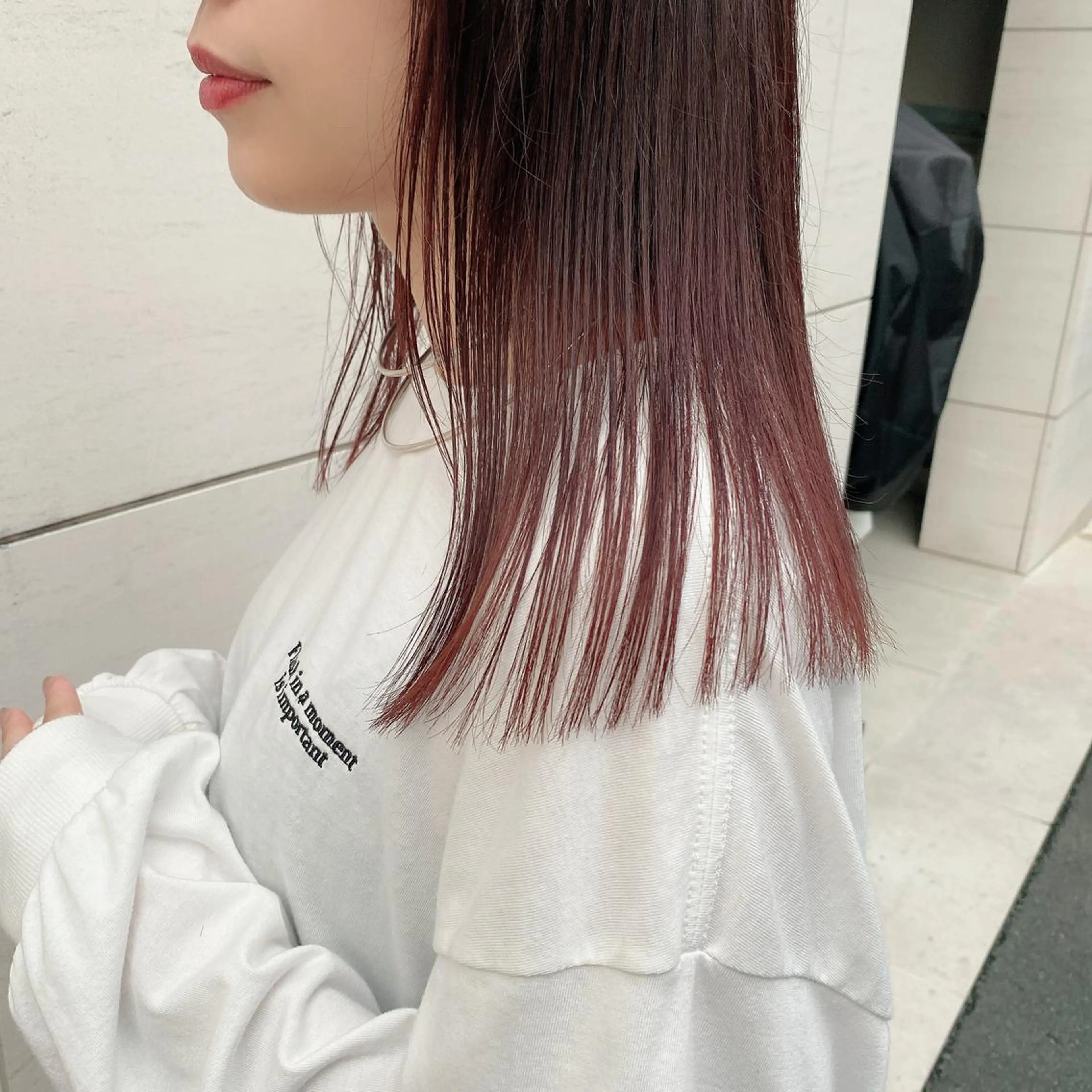 ミディアム カラー カシス カット ヘアカラー トリートメント 丸山 史香のヘアスタイル