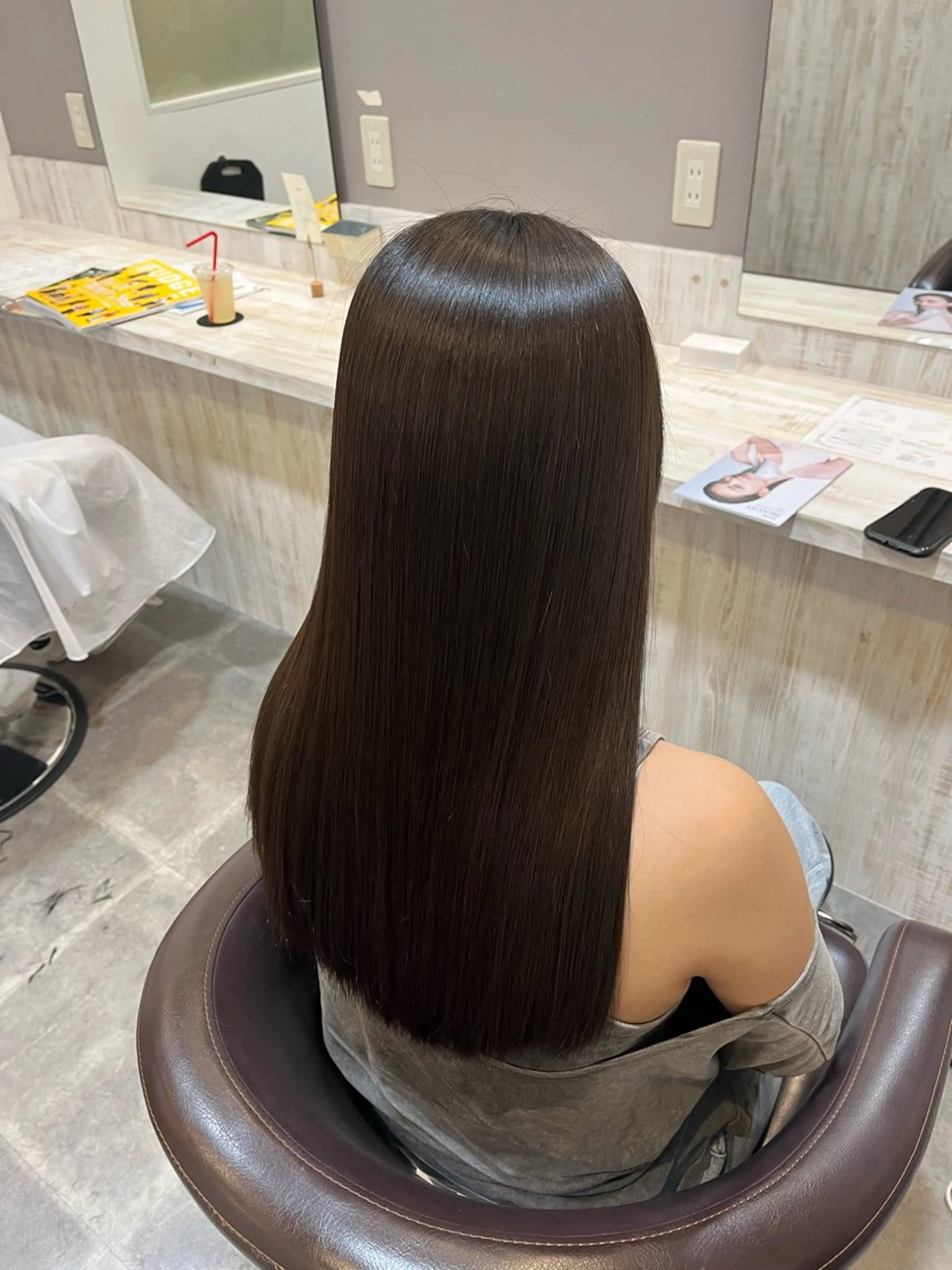 セミロング 𝗕𝗼𝗻𝗵𝗲𝘂𝗿西梅田所属・ノンダメージ® 稲垣  いおりのヘアスタイル