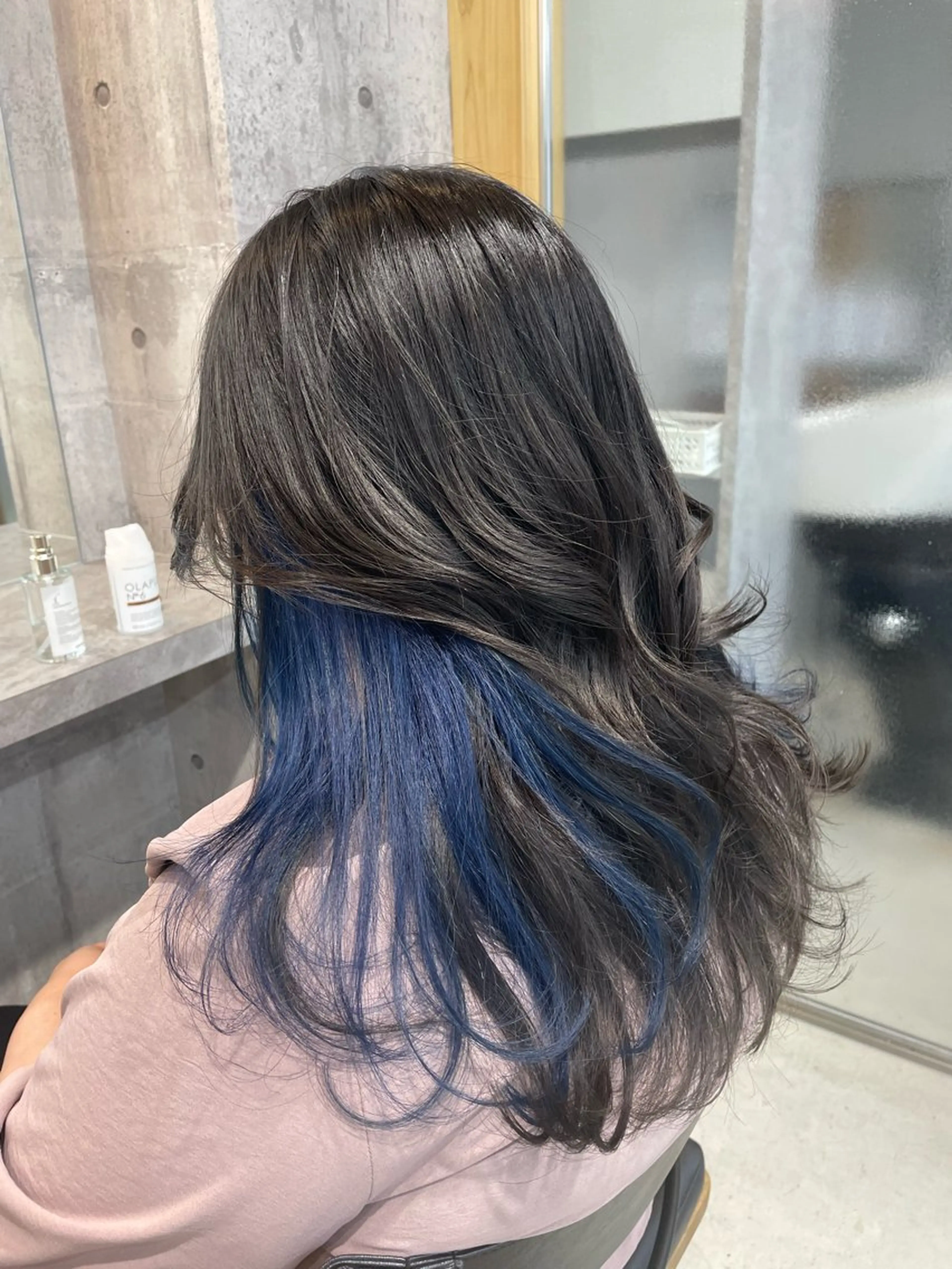 セミロング カラー ブルーカラー ミント ミントグリーン ネイビーカラー ピンクカラー 錦 茉李のヘアスタイル