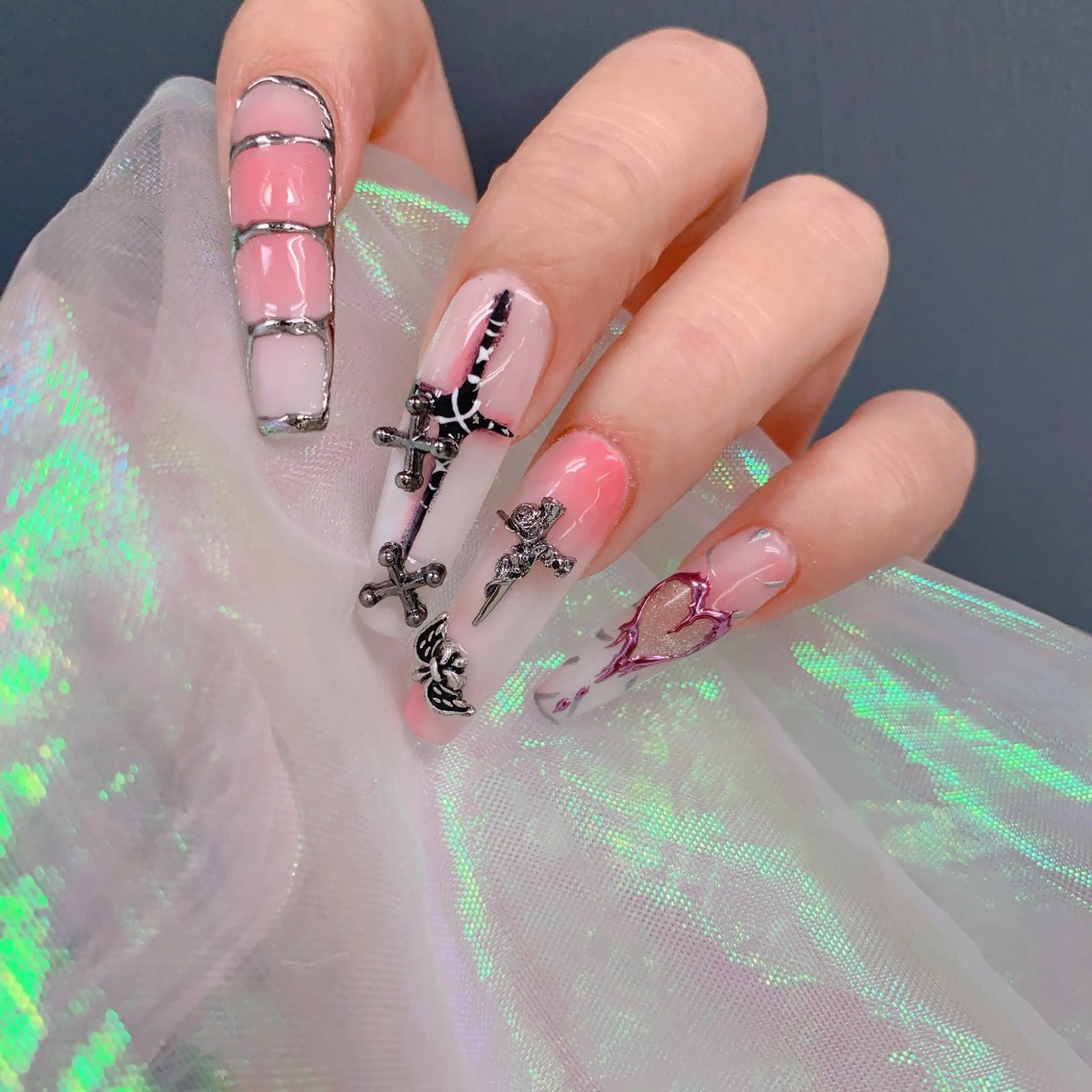 ネイル オーロラネイル 長さ出し フットネイル ジェルネイル キラキラネイル ハンドネイル インフィニティ ネイルサロンのネイルデザイン