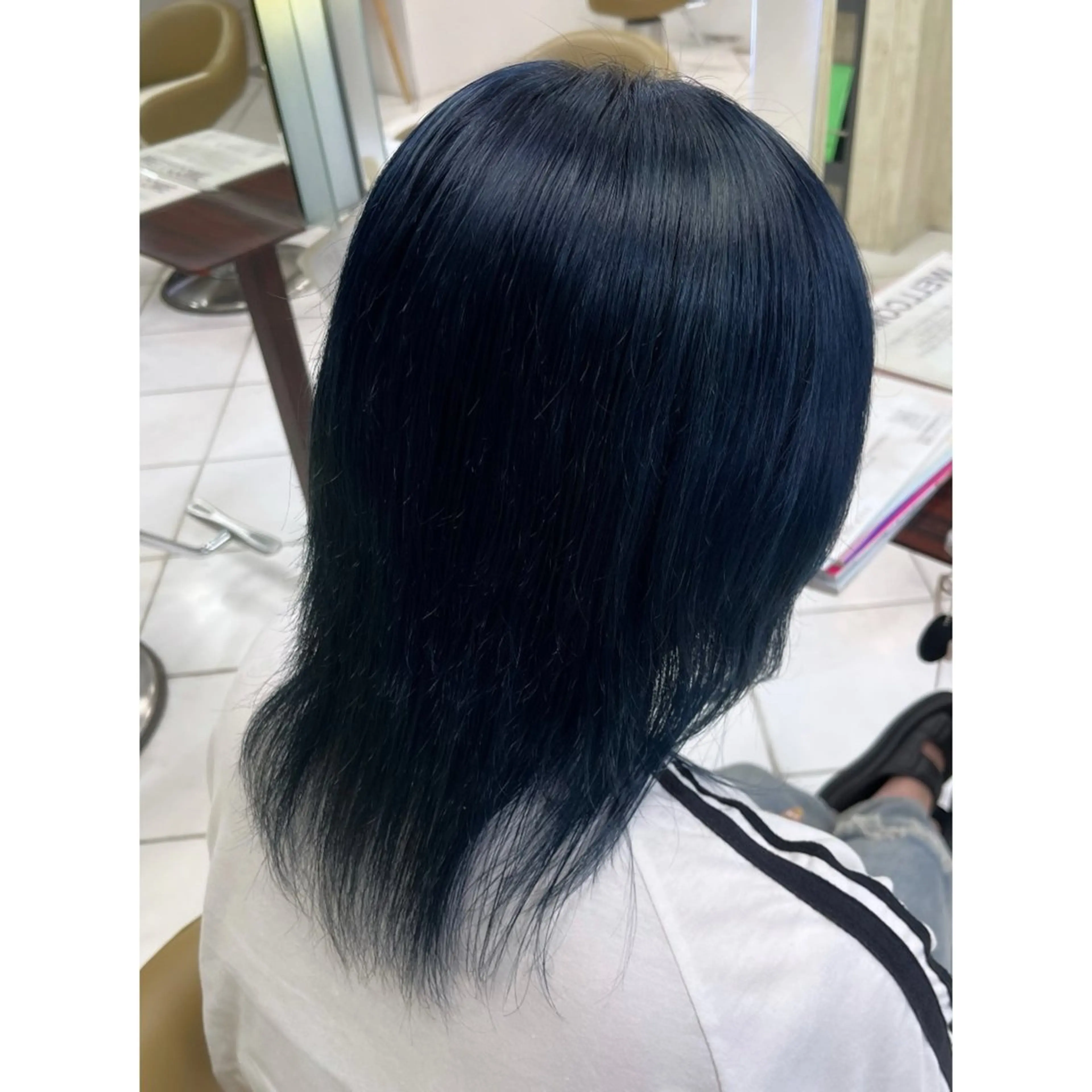 ミディアム カラー ブルーカラー ブルーラベンダー ラベンダーカラー ウルフカット ムロイ ミスズのヘアスタイル