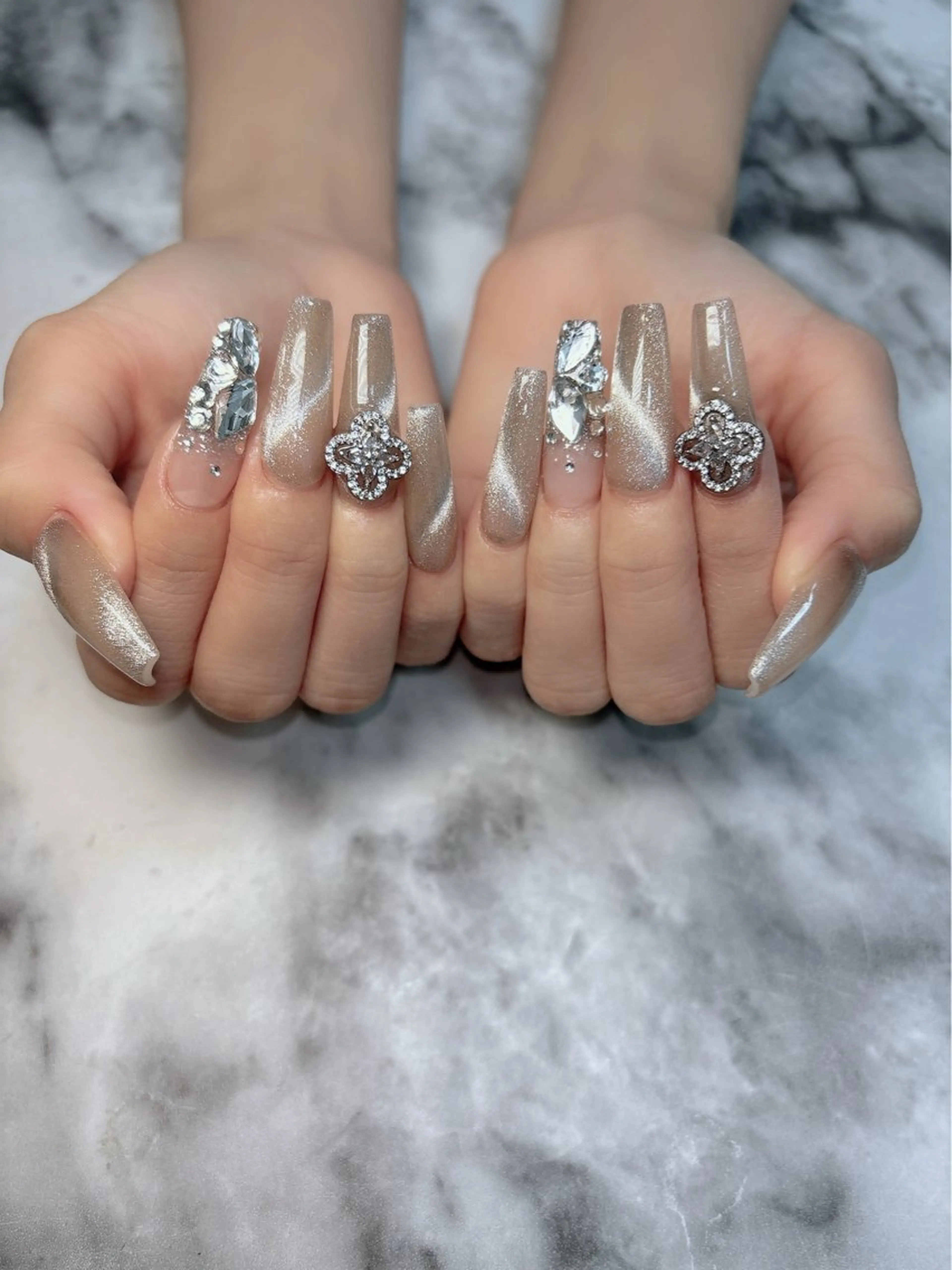 ネイル マグネットネイル ハンドネイル salon de belnetta所属・kayo 💅のネイルデザイン