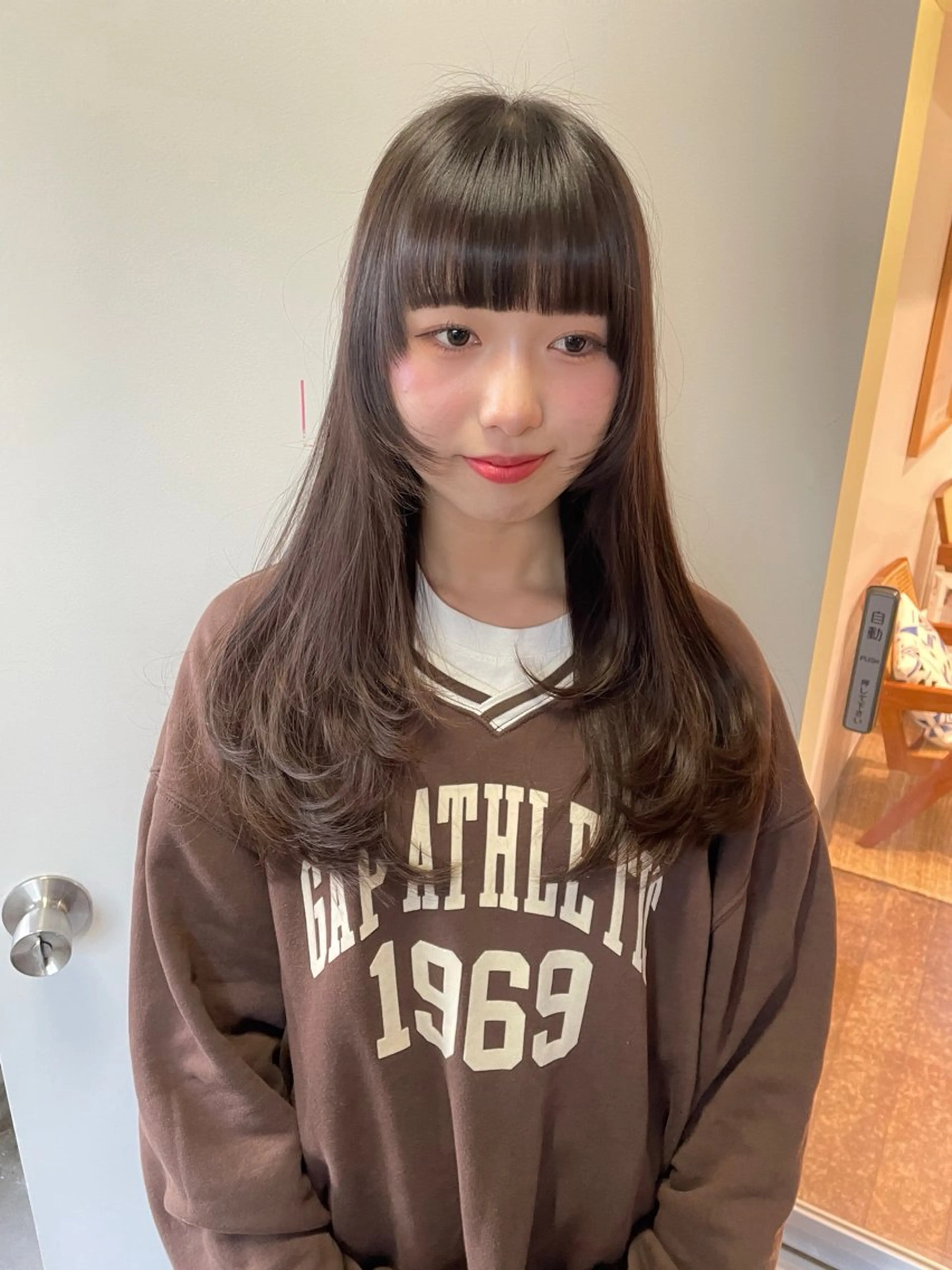 ロング カラー ブラウンカラー マロンブラウン レイヤーカット 小顔カット カット ヘアカラー トリートメント レイヤーカット🎀 kanaのヘアスタイル