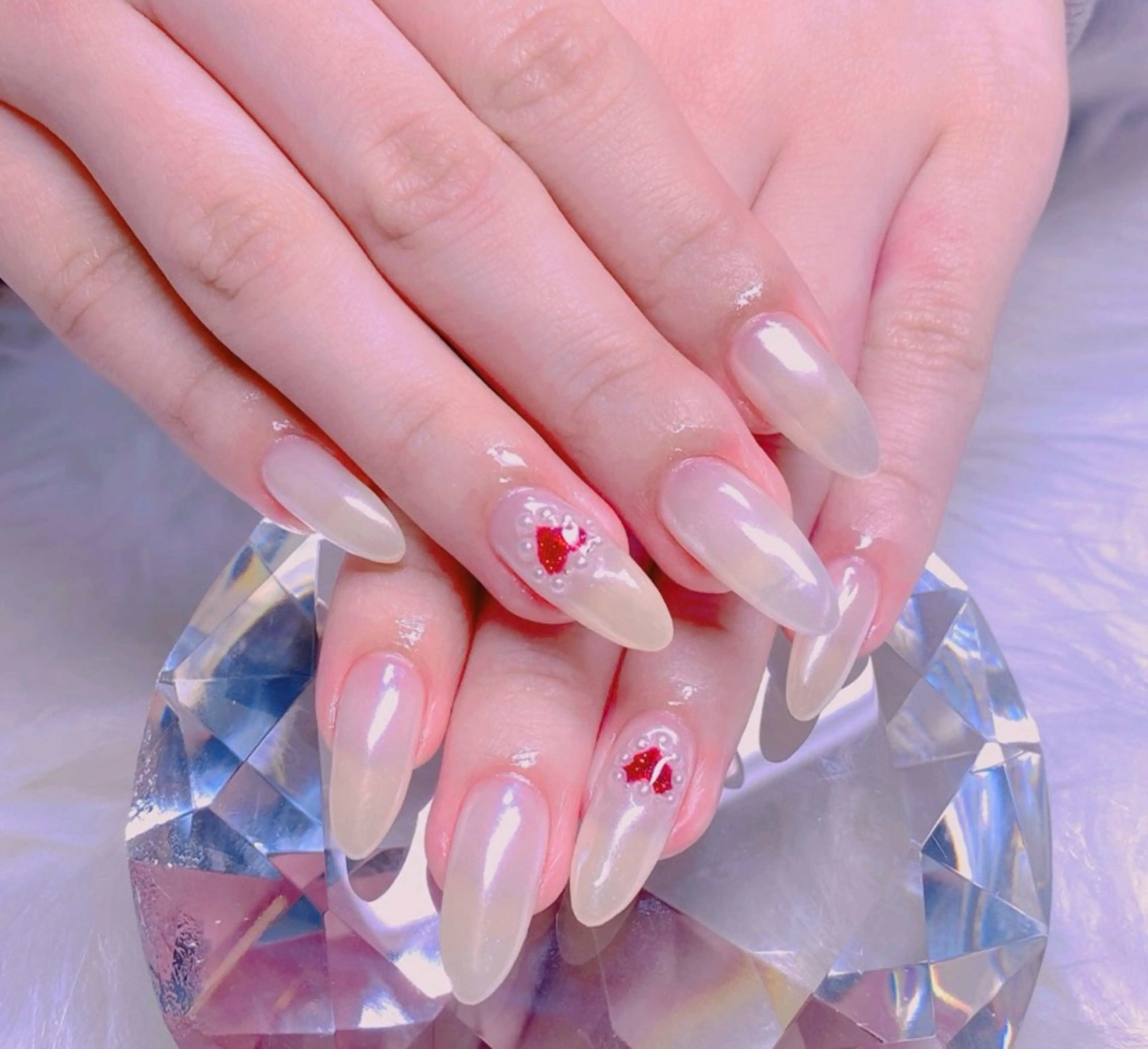 ネイル ハート ロングネイル ミラーネイル 持ち込み Nail Yunaのネイルデザイン