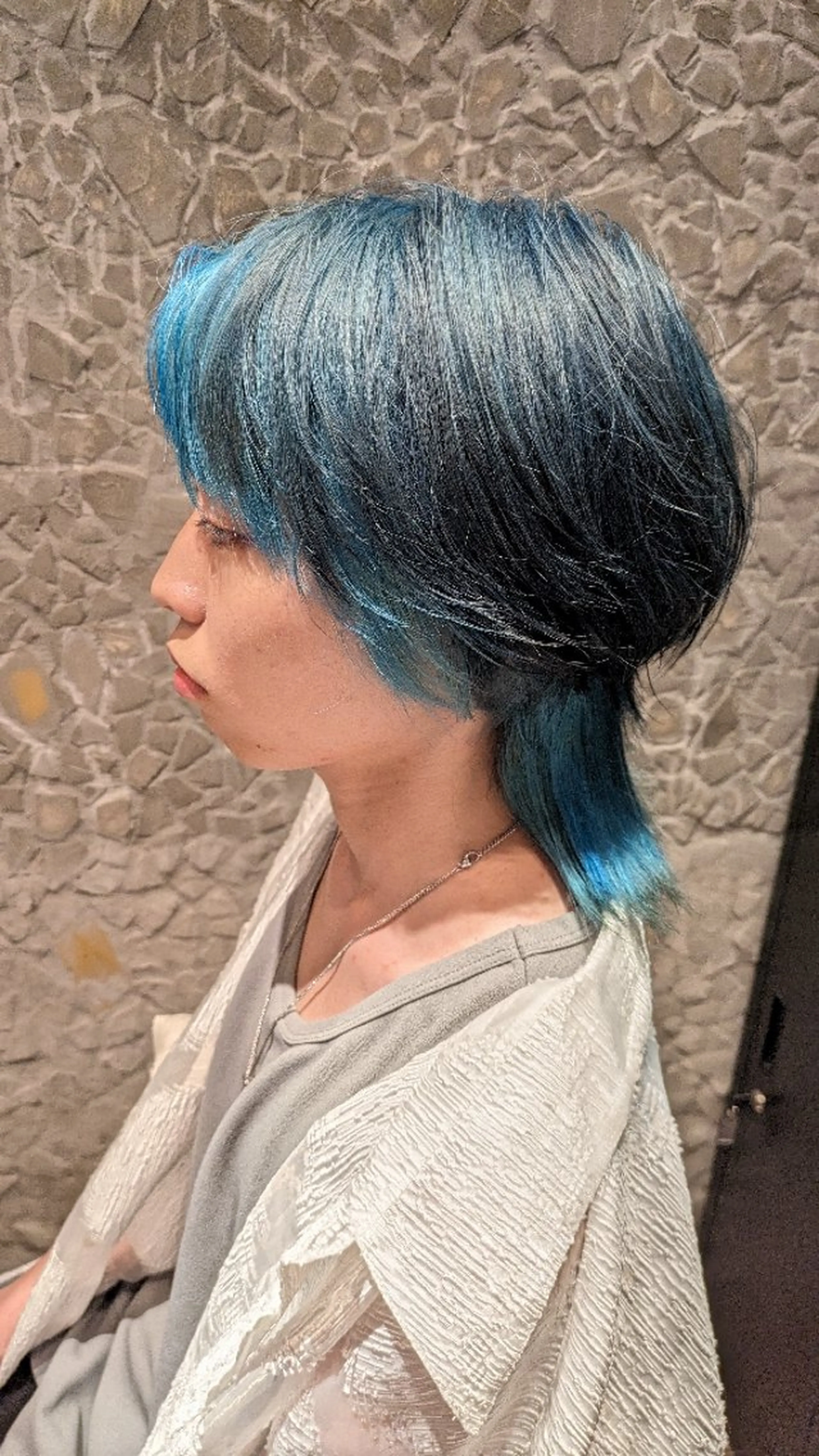 ミディアム メンズ カラー ブルーカラー デザインカラー men's salon Gaudi三宮店所属・こだっく /メンズカットのヘアスタイル