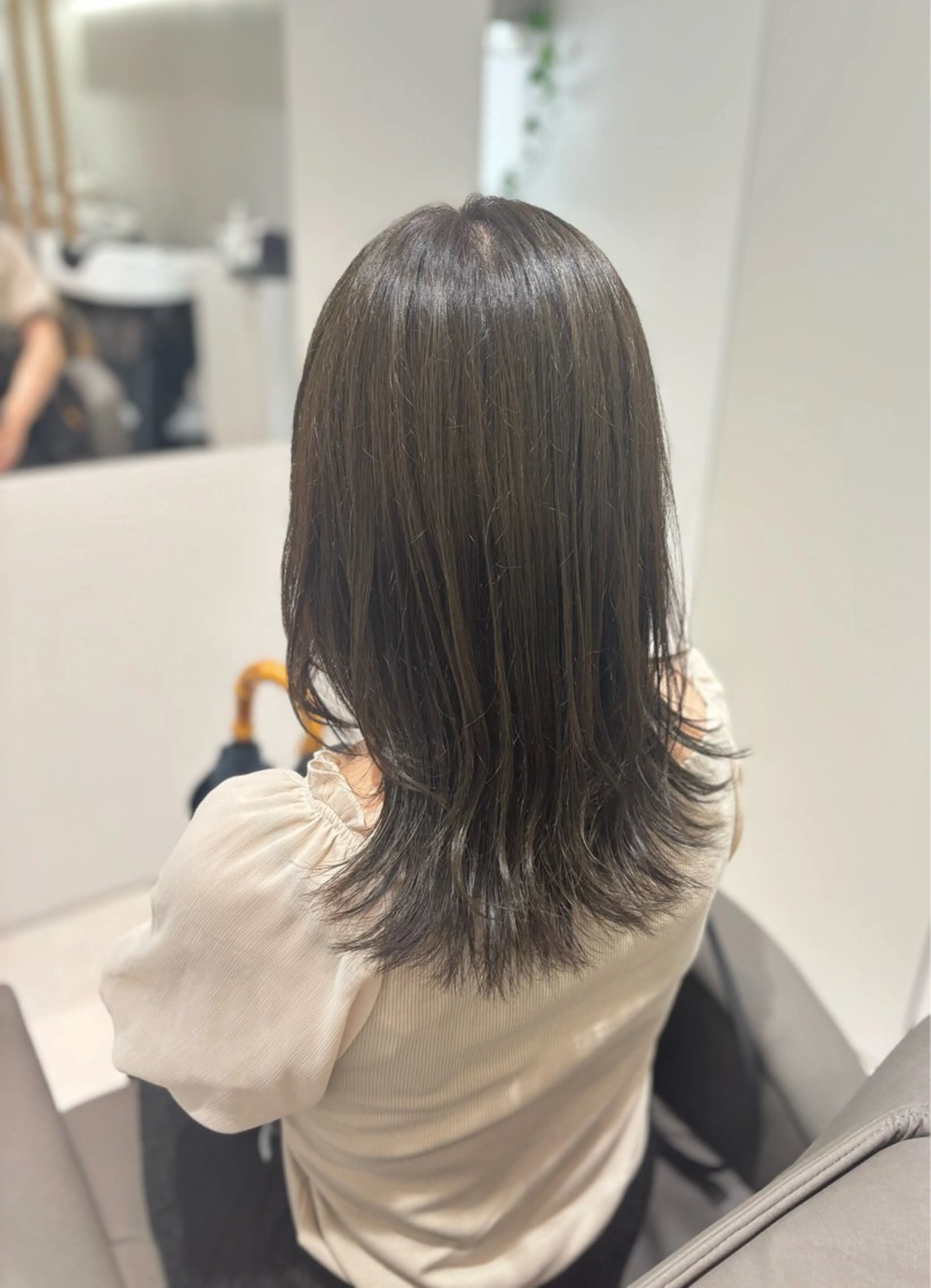セミロング カット ヘアカラー 白土 さくらのヘアスタイル