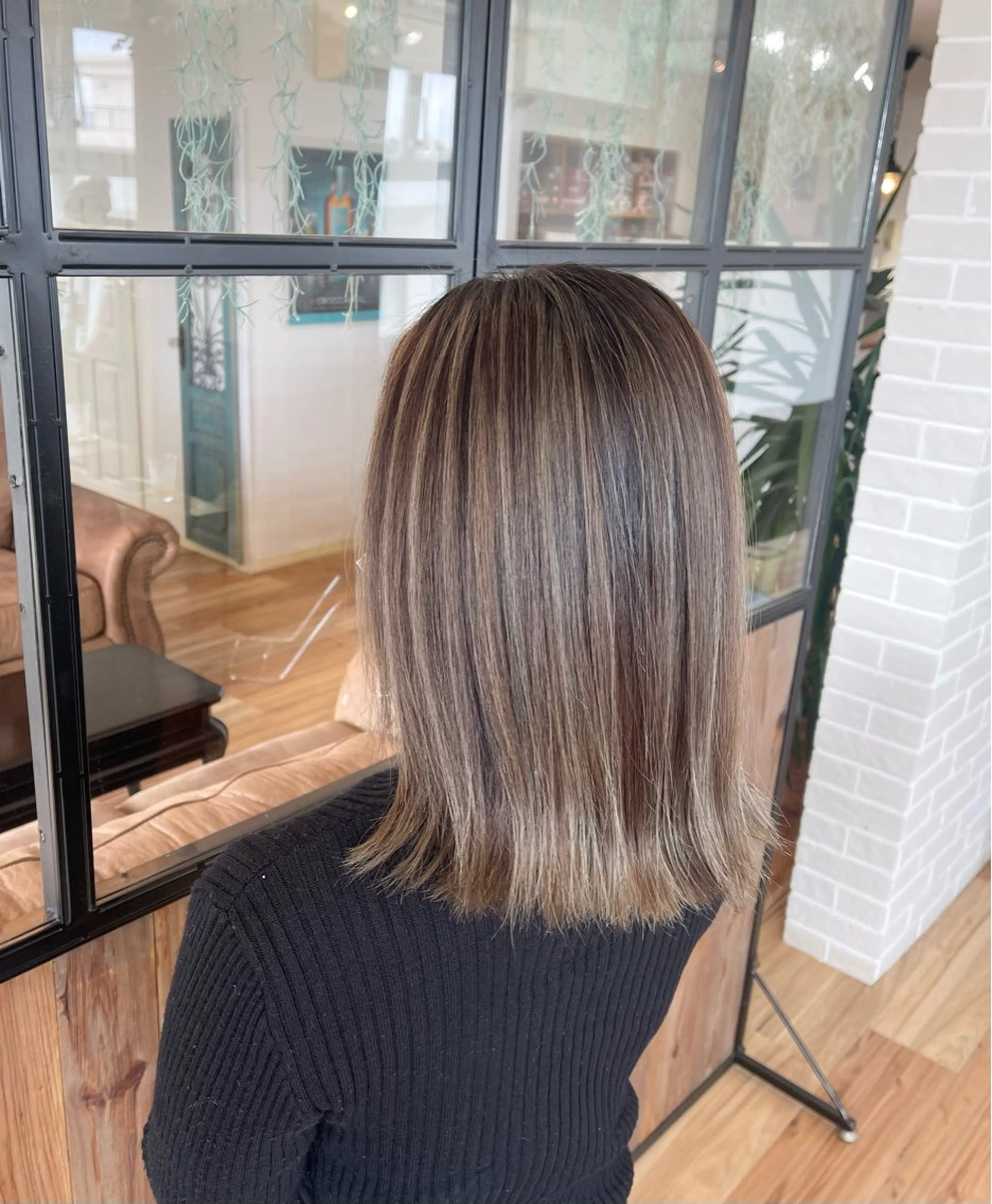 カラー LA BELLA所属・LA BELLA マリナのヘアスタイル