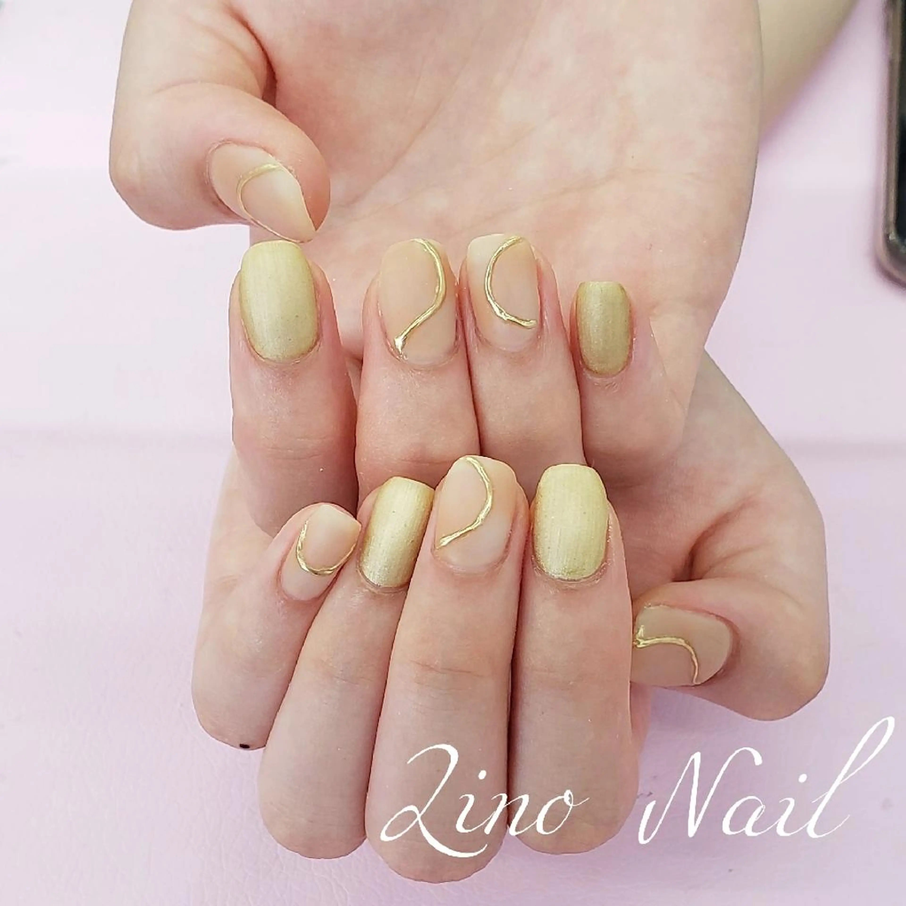ネイル カジュアル ジェルネイル ゴールド マットネイル ミラーネイル ハンドネイル Lino Nailのネイルデザイン