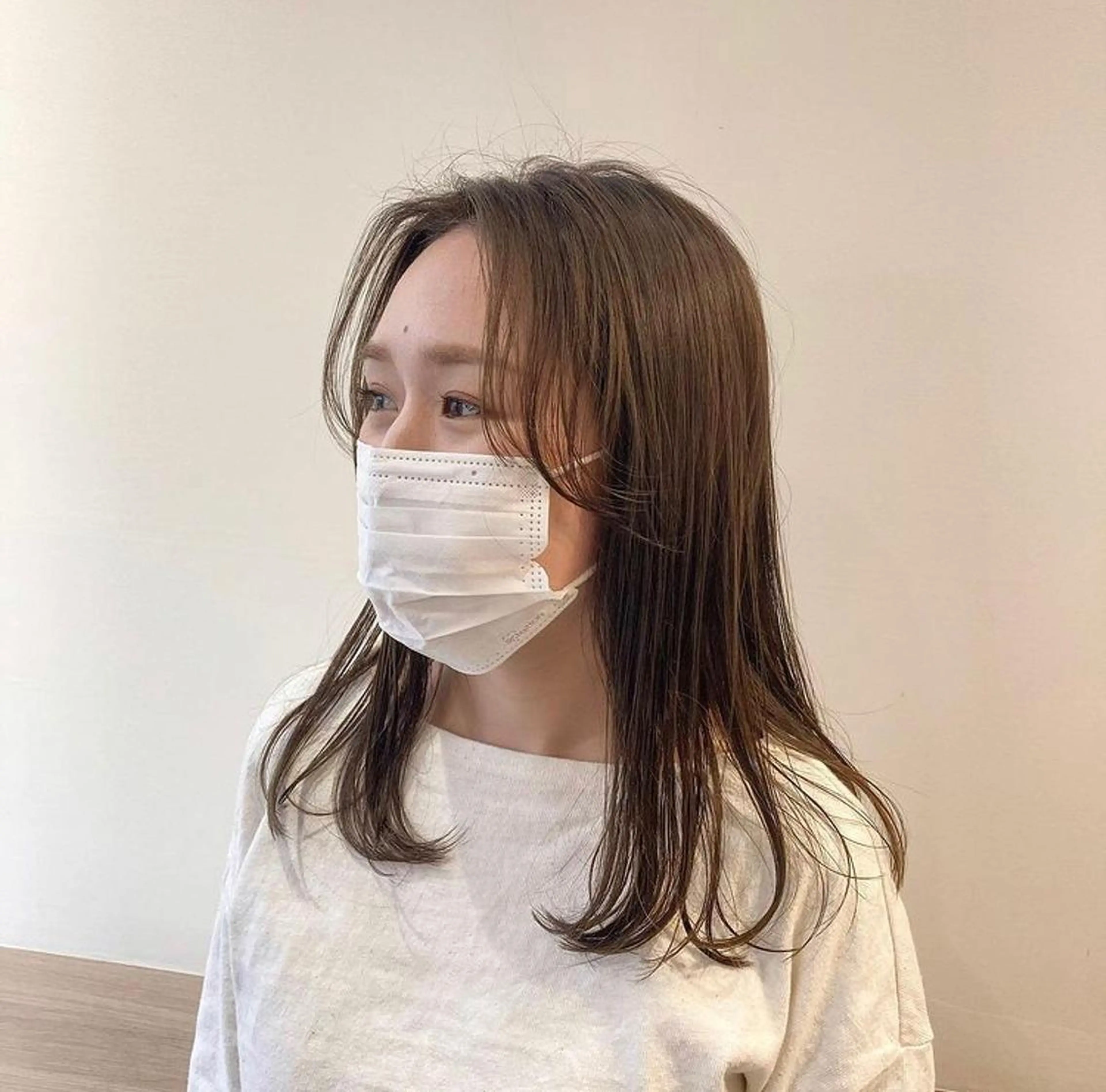 セミロング icie所属・大阪ヴィーガンサロン KANAKOのヘアスタイル