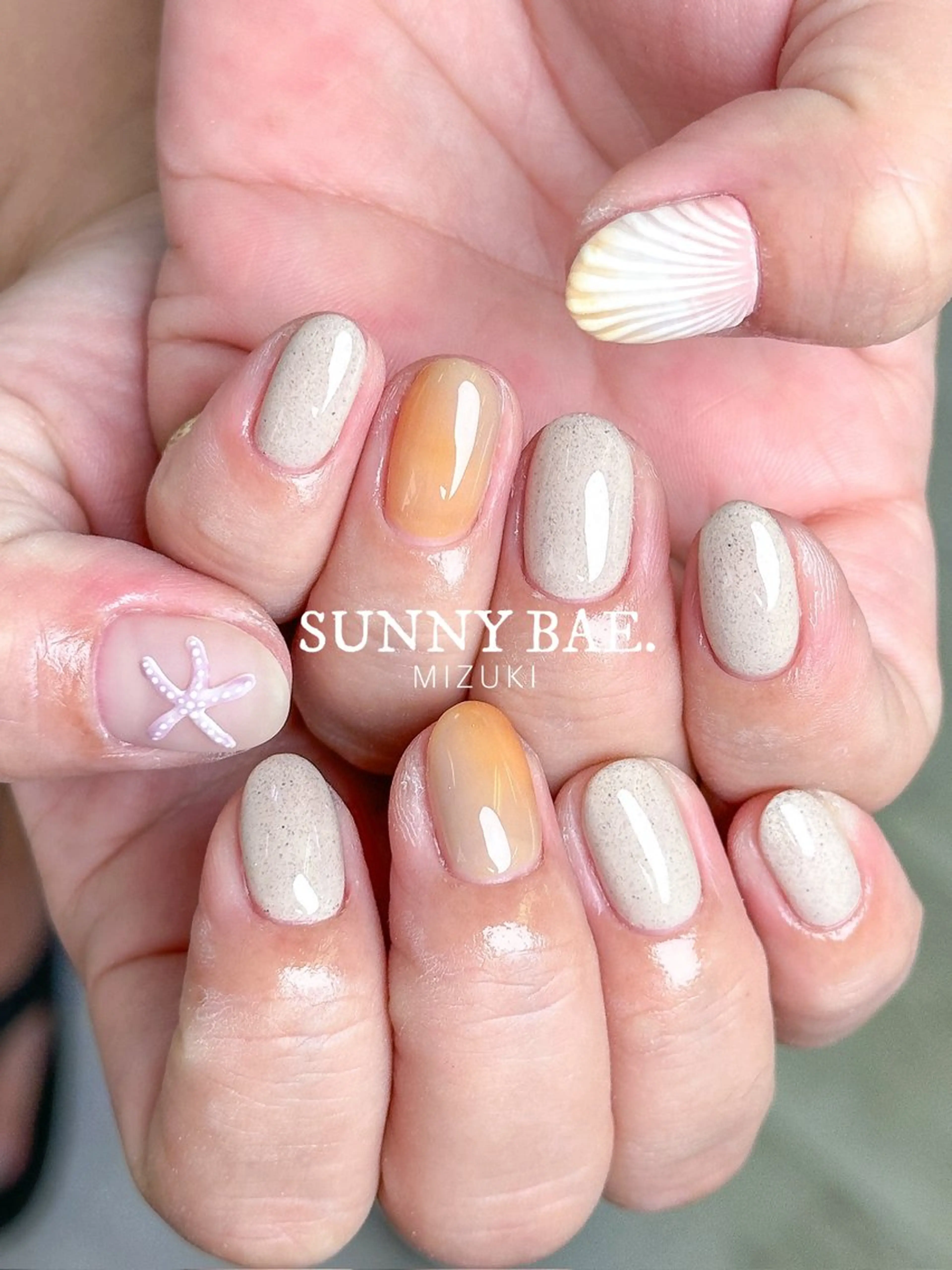 ネイル ジェルネイル オレンジ ショートネイル 夏ネイル ハンドネイル SUNNY BAE. 🌼MIZUKIのネイルデザイン