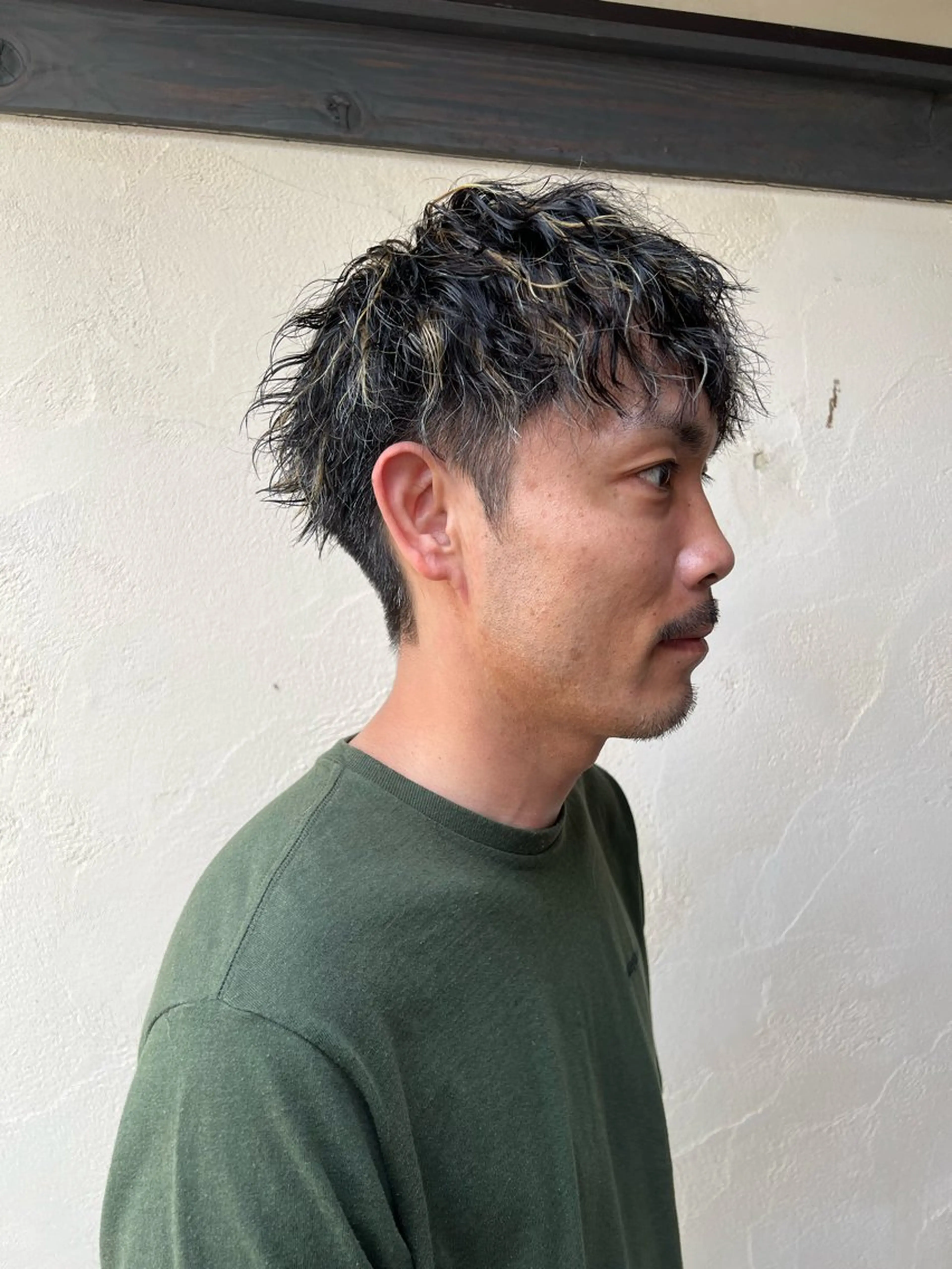 ショート カラー メンズ メンズハイライト メンズメッシュ メンズパーマ ハイライトカラー メッシュ カット 佐藤 雅俊のヘアスタイル