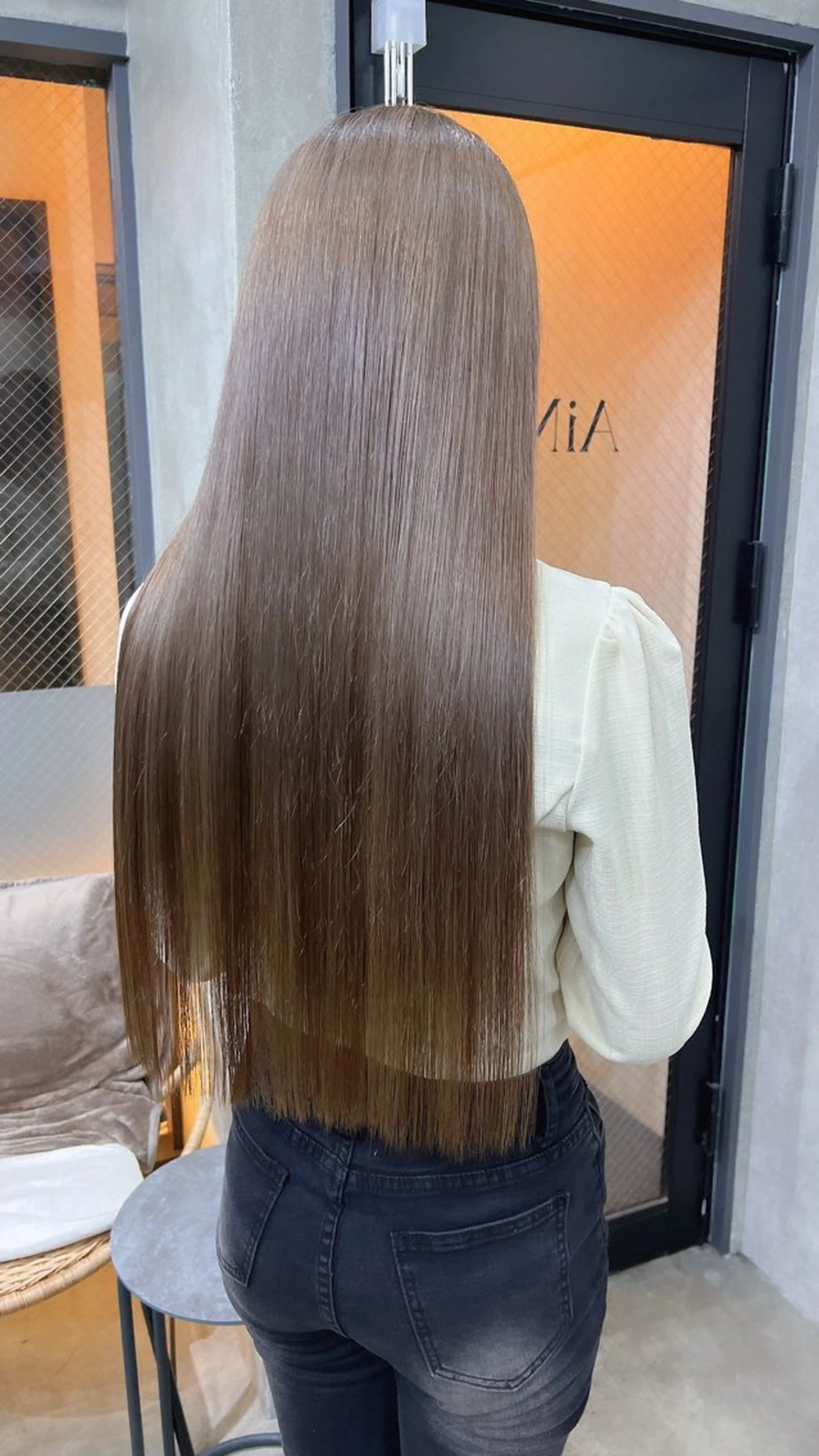 ロング カラー ベージュカラー ブリーチ ケアブリーチ グレージュ ハイトーンカラー ヘアカラー ユ イのヘアスタイル