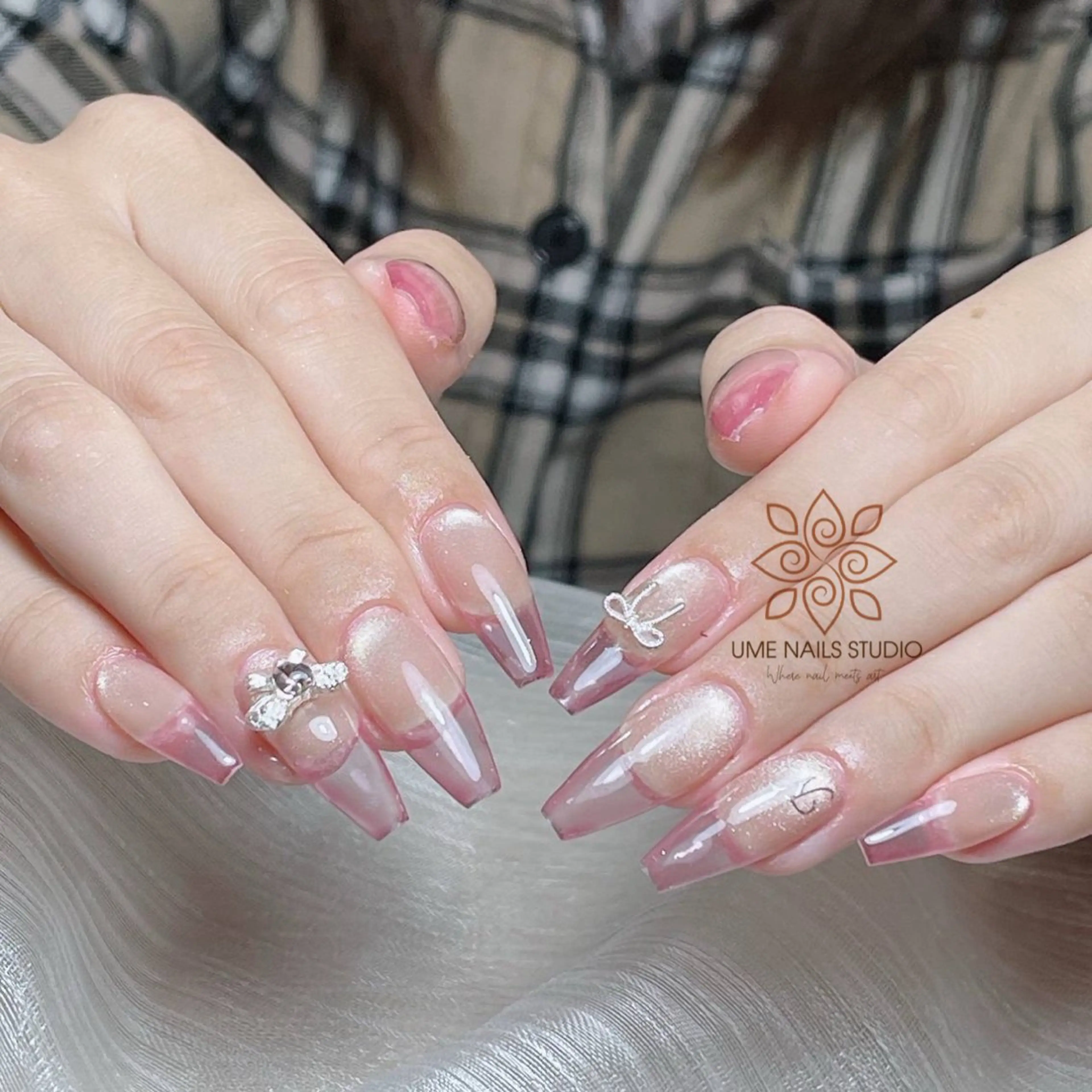 ネイル チークネイル クリアネイル ガーリー キラキラネイル 韓国ネイル ハンドネイル Ume Nail Studioのネイルデザイン