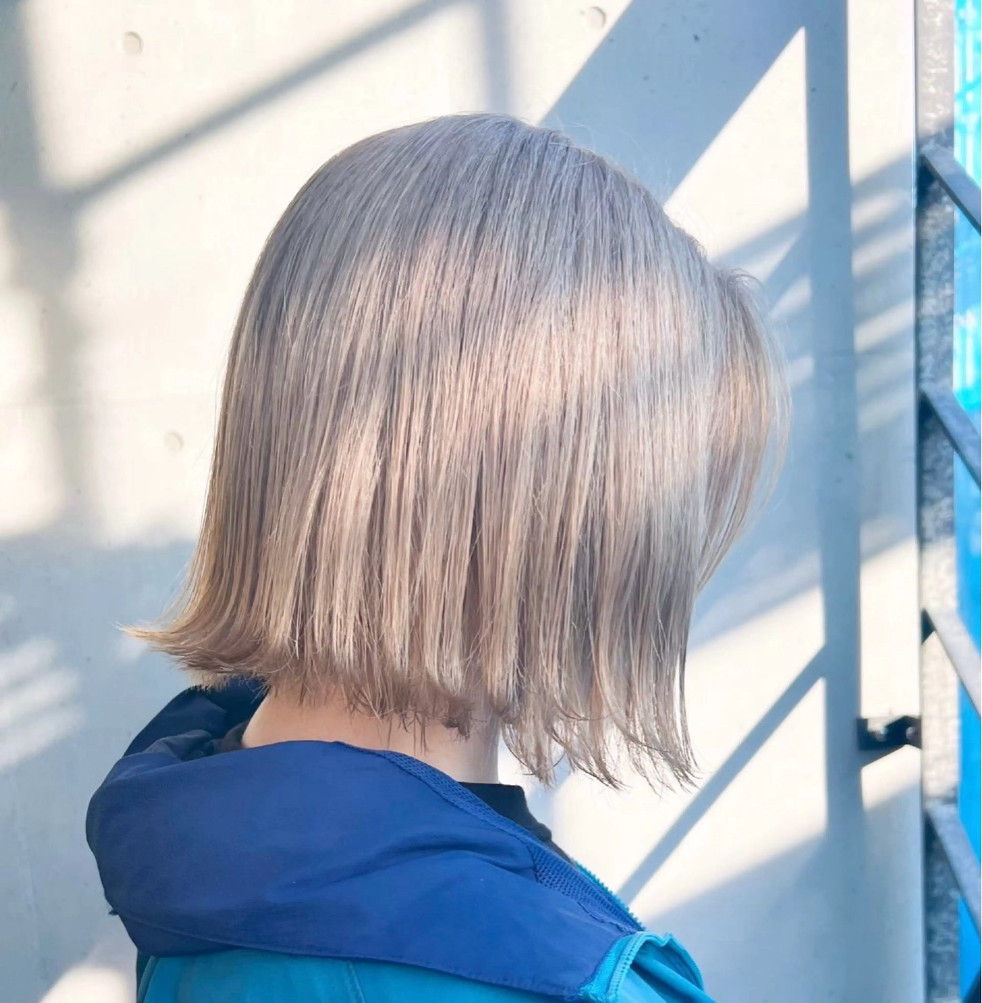 ショート カラー ブロンド ホワイトブロンド ヘアカラー 似合わせハイトーン 👾はちすのヘアスタイル