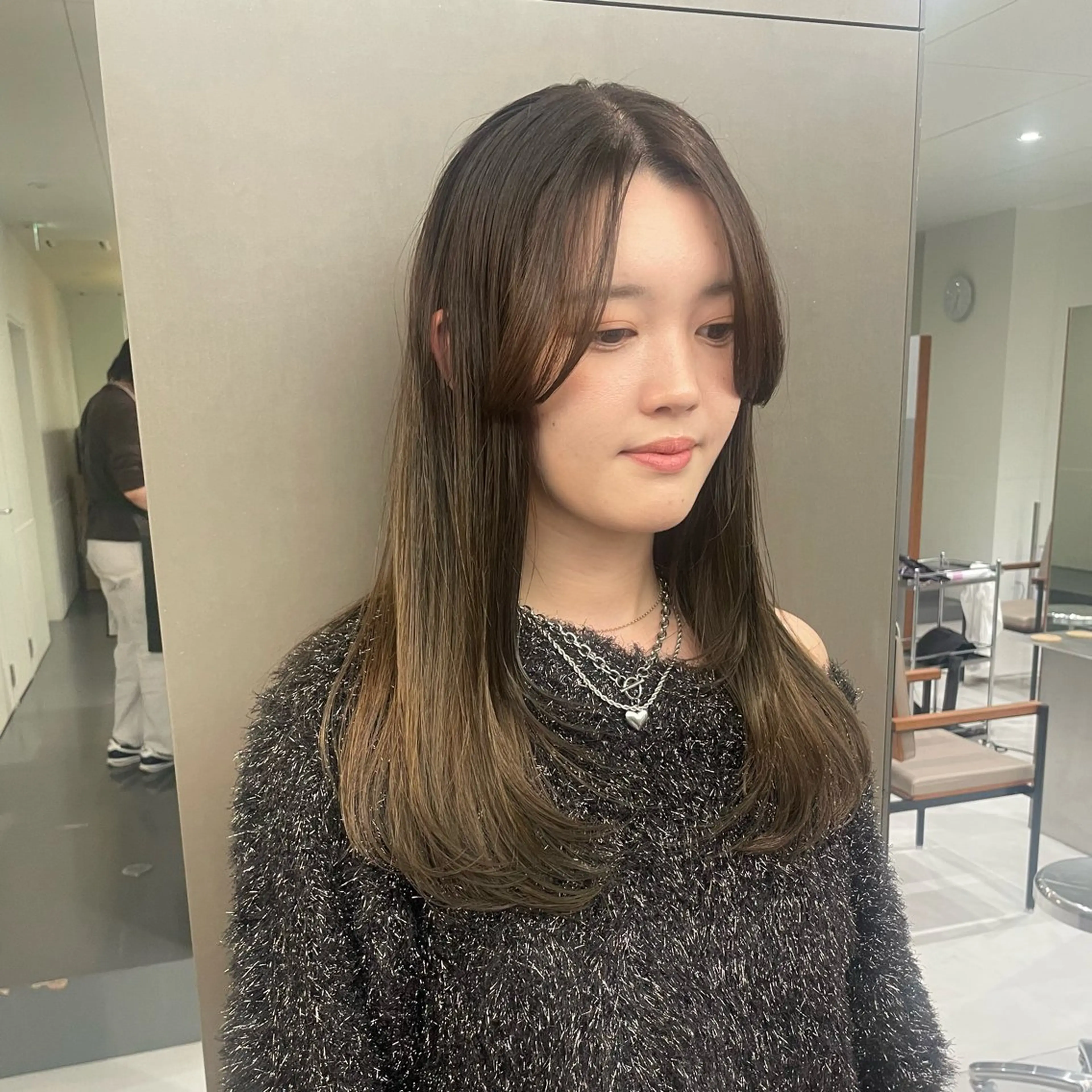 ロング カラー ベージュカラー ブリーチ 透明感カラー ダブルカラー オリーブベージュ ブリーチ/レイヤー 🌻Mutsumiのヘアスタイル