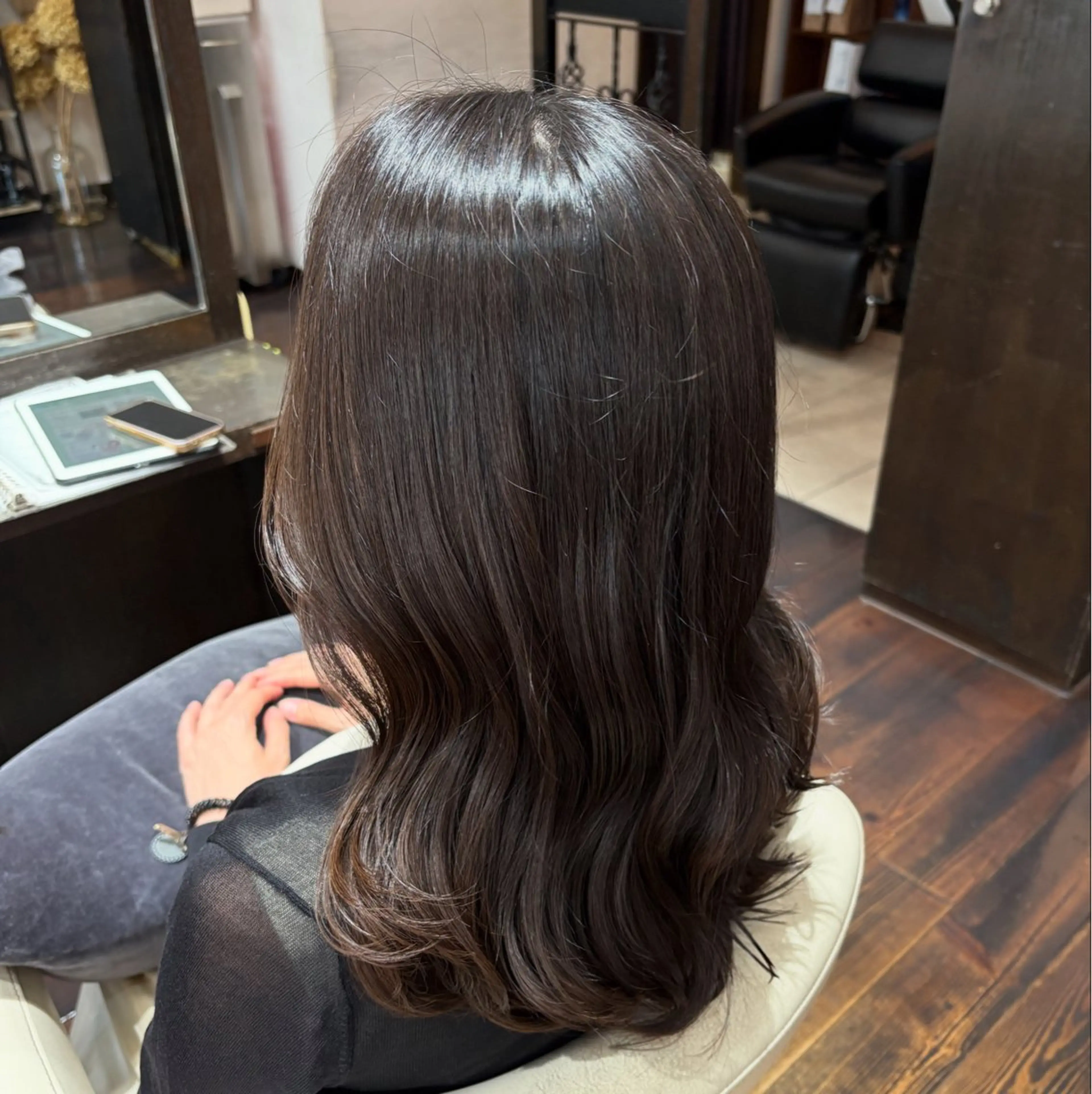 ロング カット ヘアカラー トリートメント 透けナチュラルカラー ／あいりのヘアスタイル