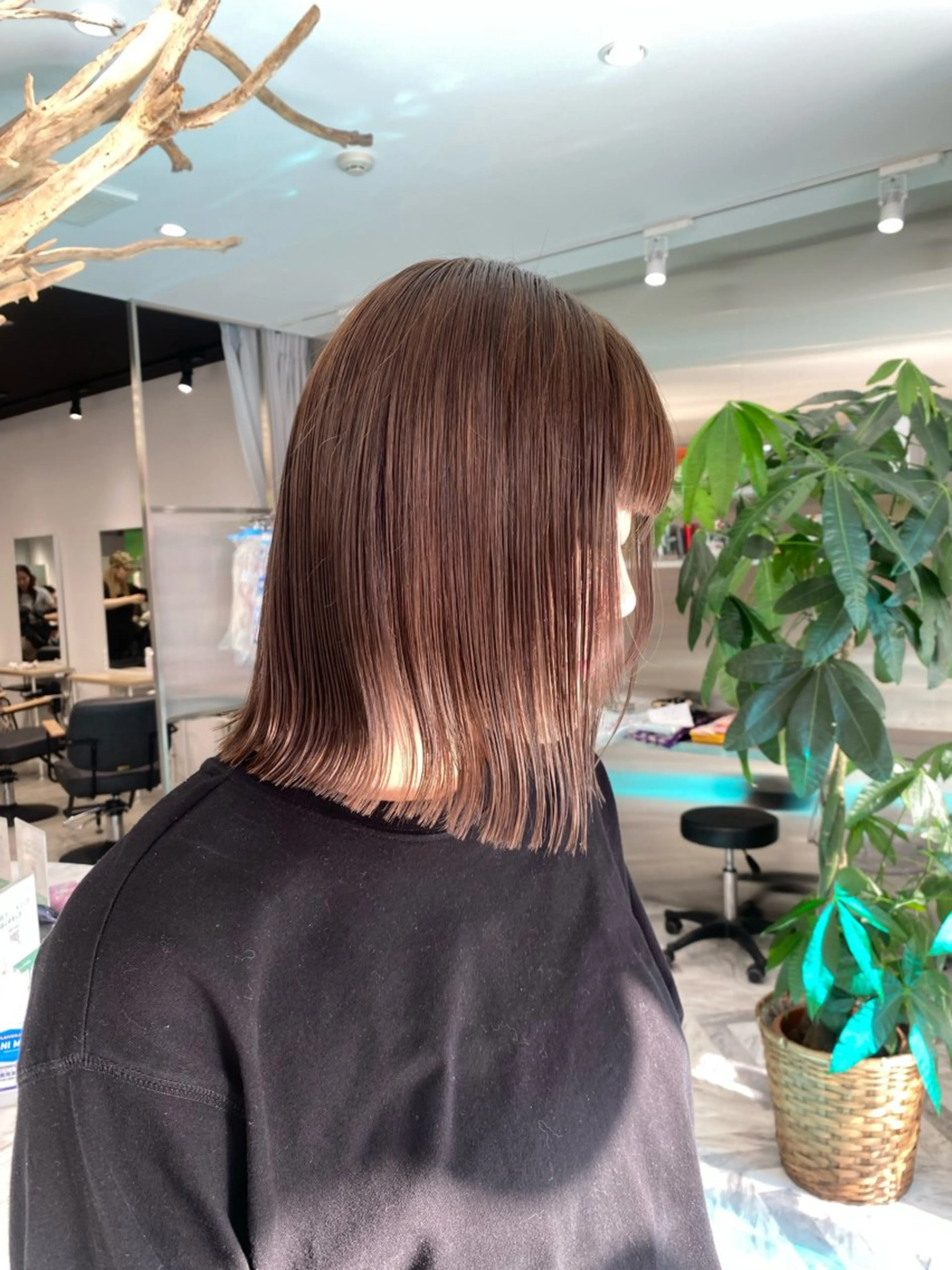 ショート カラー バレイヤージュ ブリーチ ケアブリーチ ダブルカラー イヤリングカラー ヘアカラー カラーモデル⚡️ REONのヘアスタイル