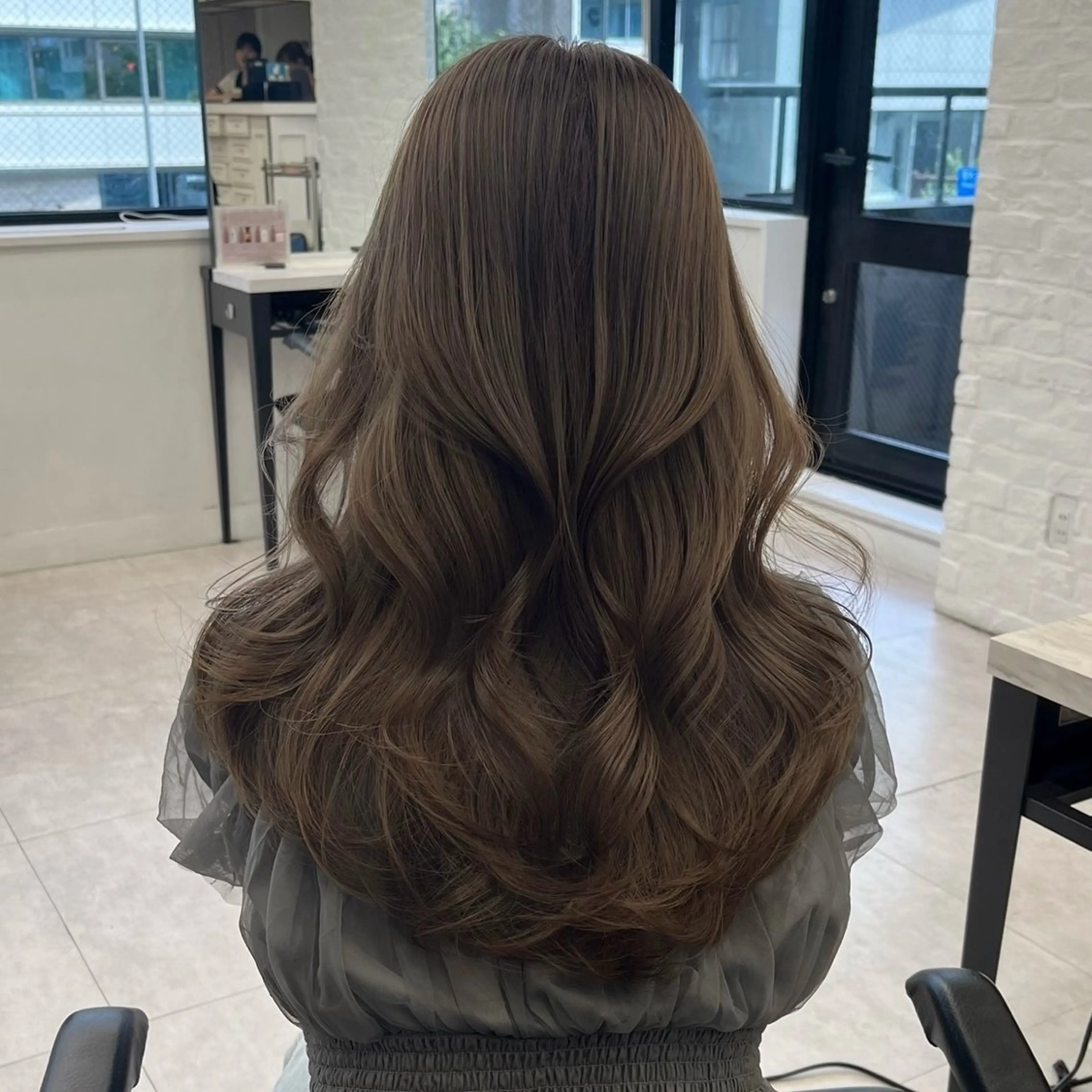 セミロング カラー パーマ ヘアアレンジ メンズ メンズ韓国風 イルミナカラー 髪質改善 韓国風ヘア レイヤーカット 韓国ヘア×顔まわり 🇰🇷和知拓郎のヘアスタイル