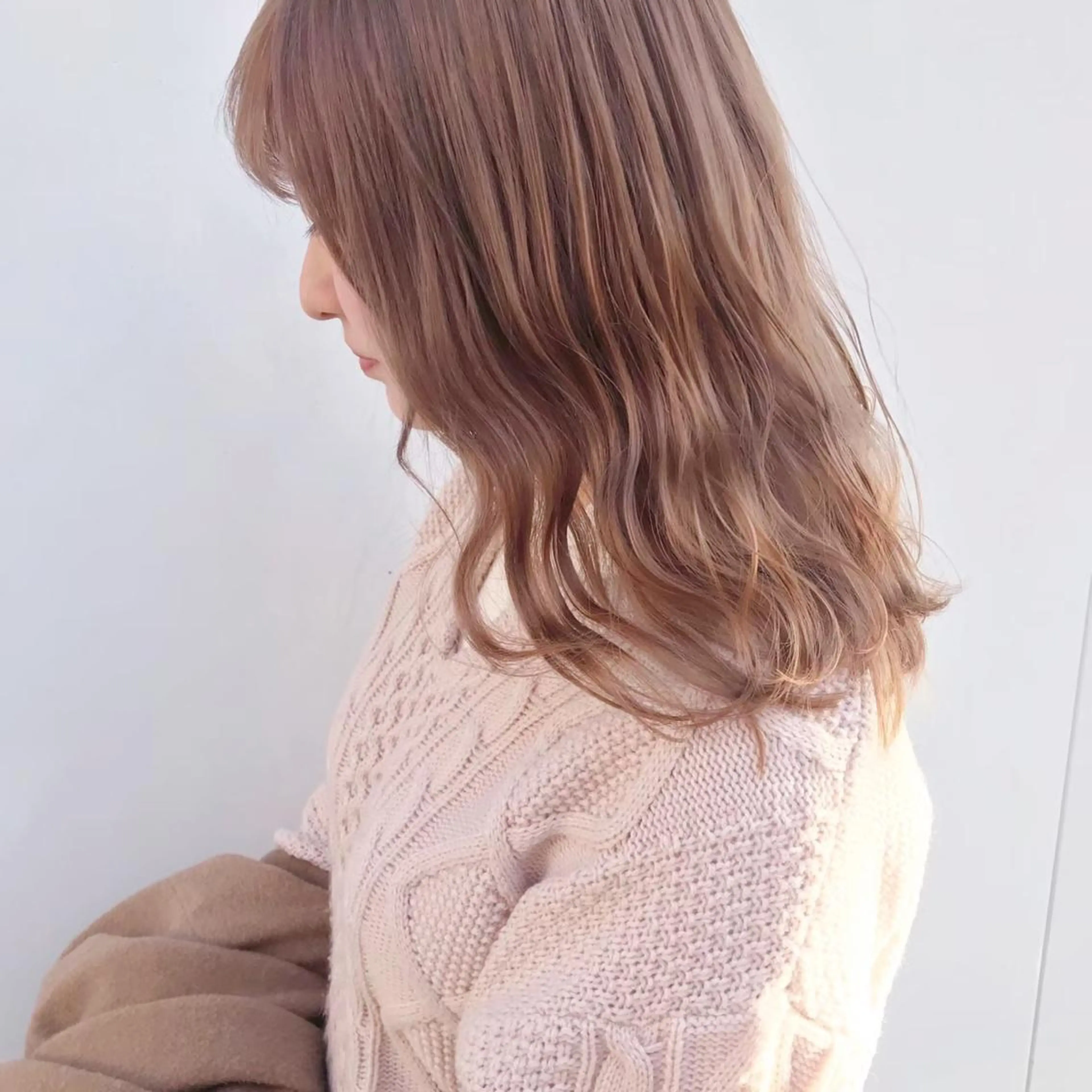 ミディアム ブリーチ縮毛矯正 齊藤翔太のヘアスタイル