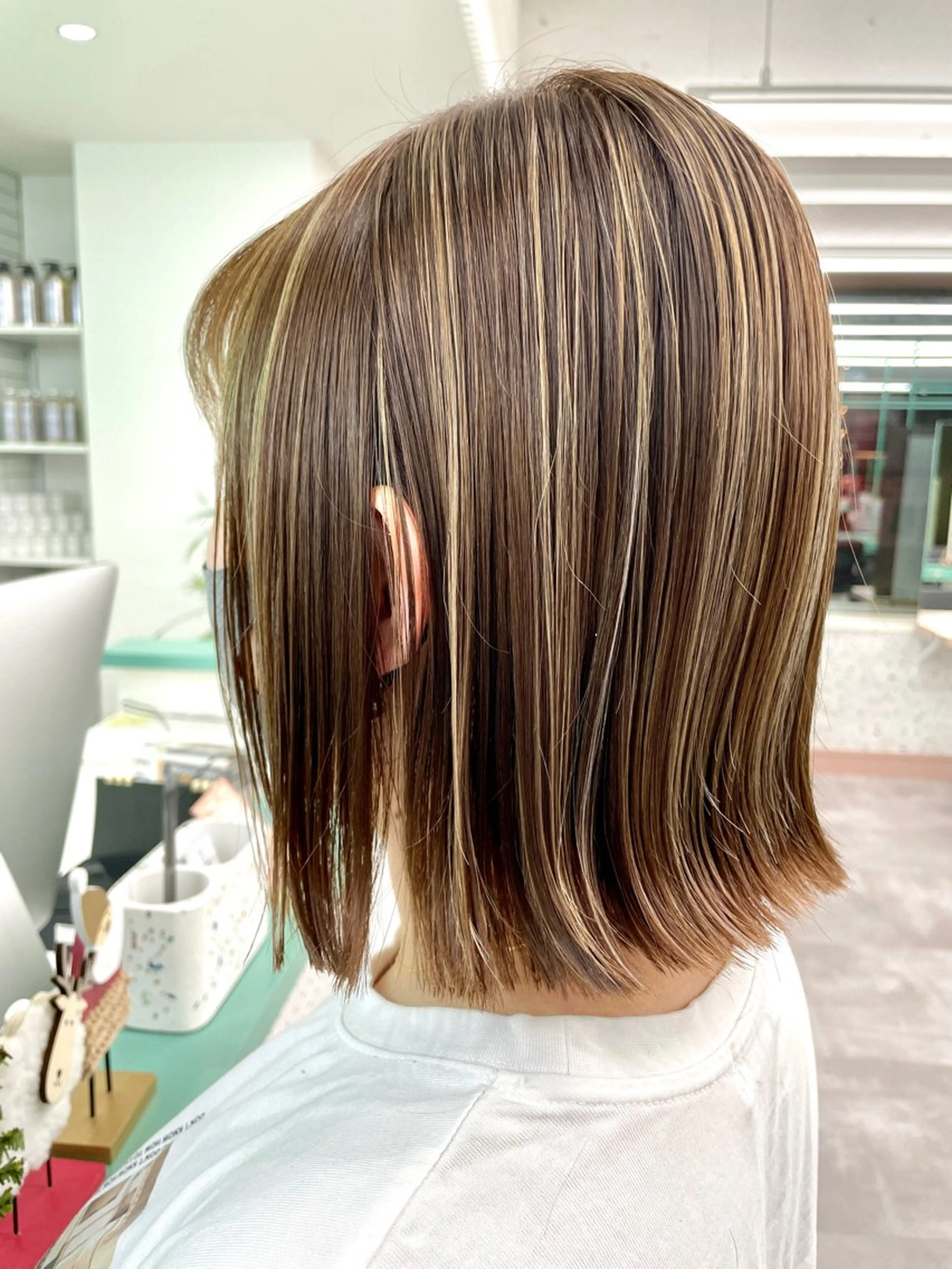 ショート ハイライト カット ヘアカラー トリートメント 💚透明感カラー💚 ♻️本間♻️のヘアスタイル