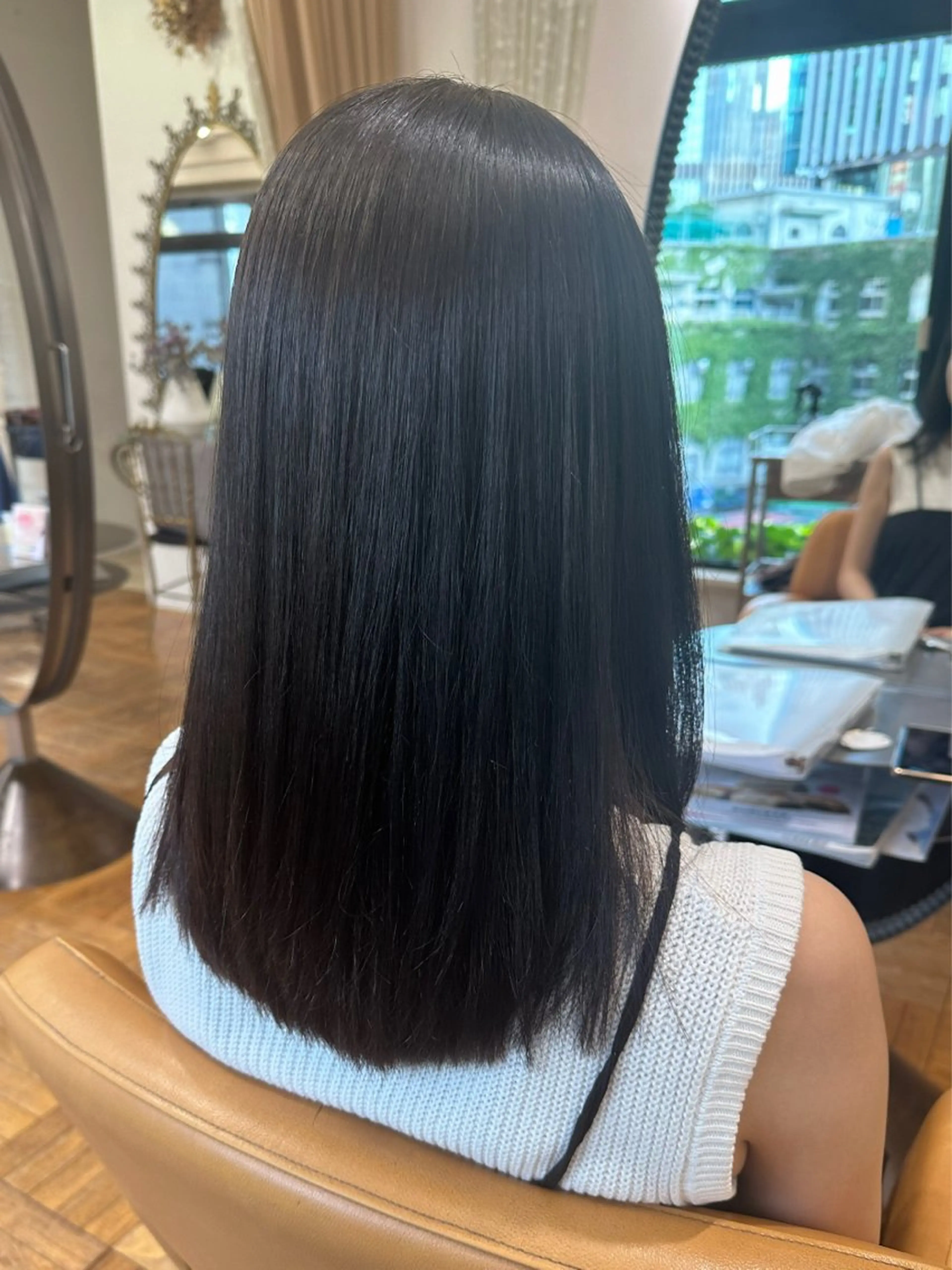 セミロング カット ヘアカラー トリートメント オブヘア所属・銀座／透明感カラー るかのヘアスタイル