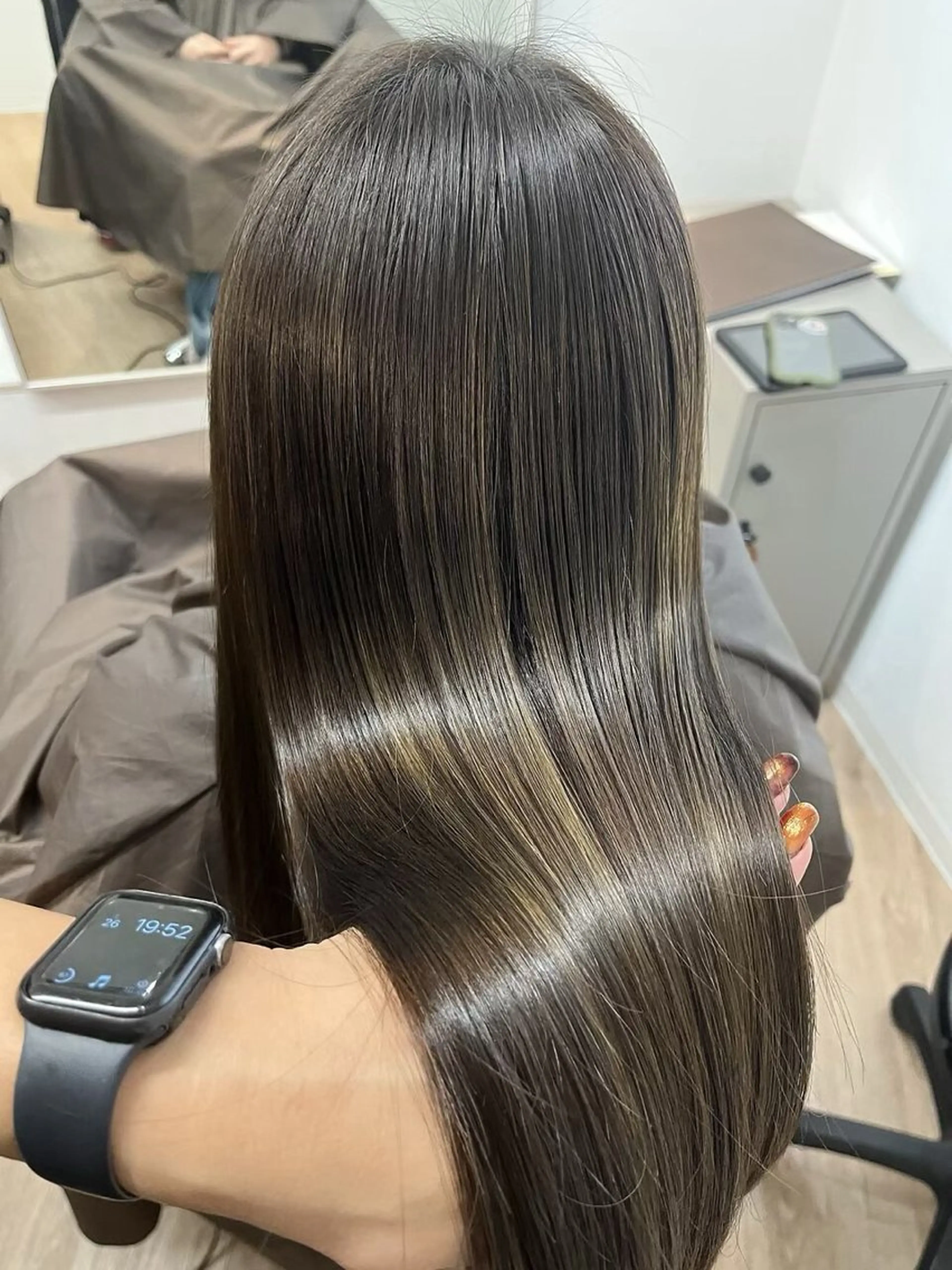 ロング パーマ 大人ショート 江坂　今井魁人のヘアスタイル