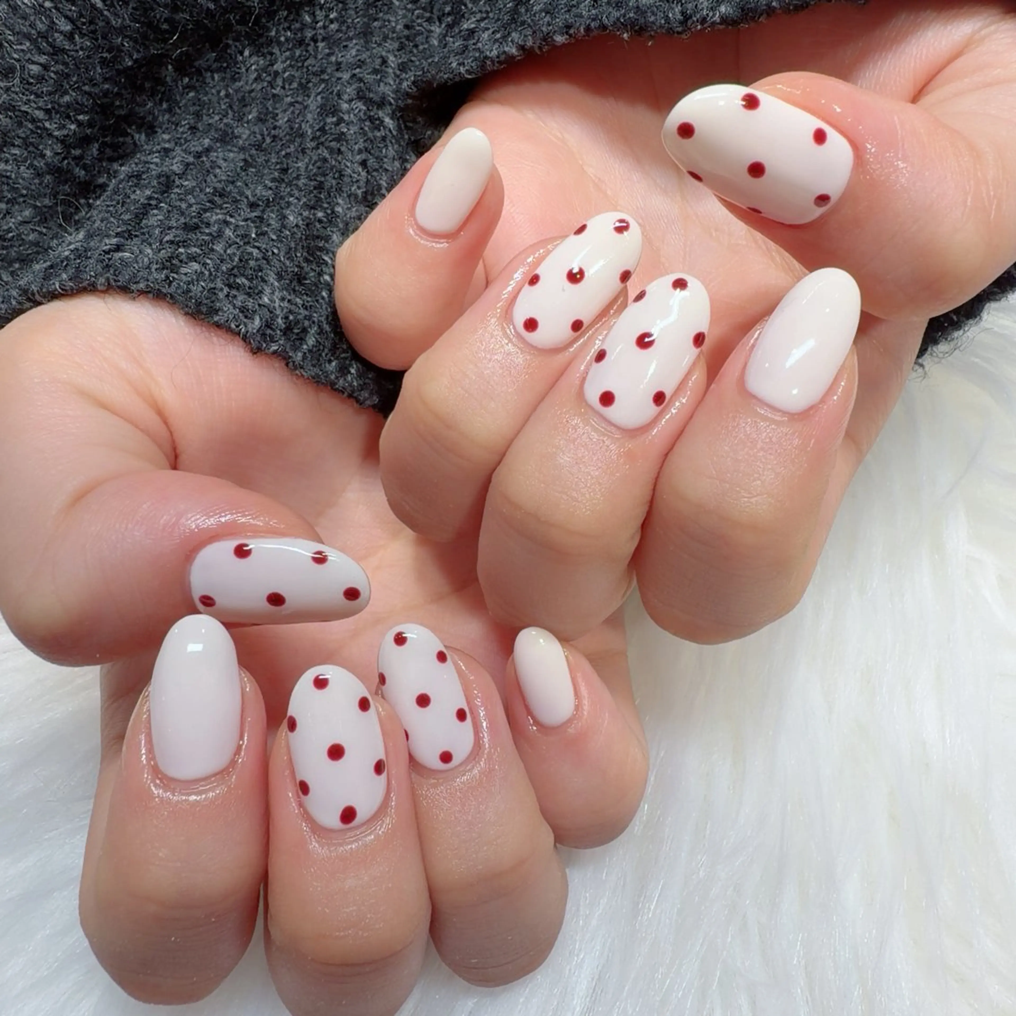 ネイル ドット ハンドネイル 小野澤 紗智のネイルデザイン