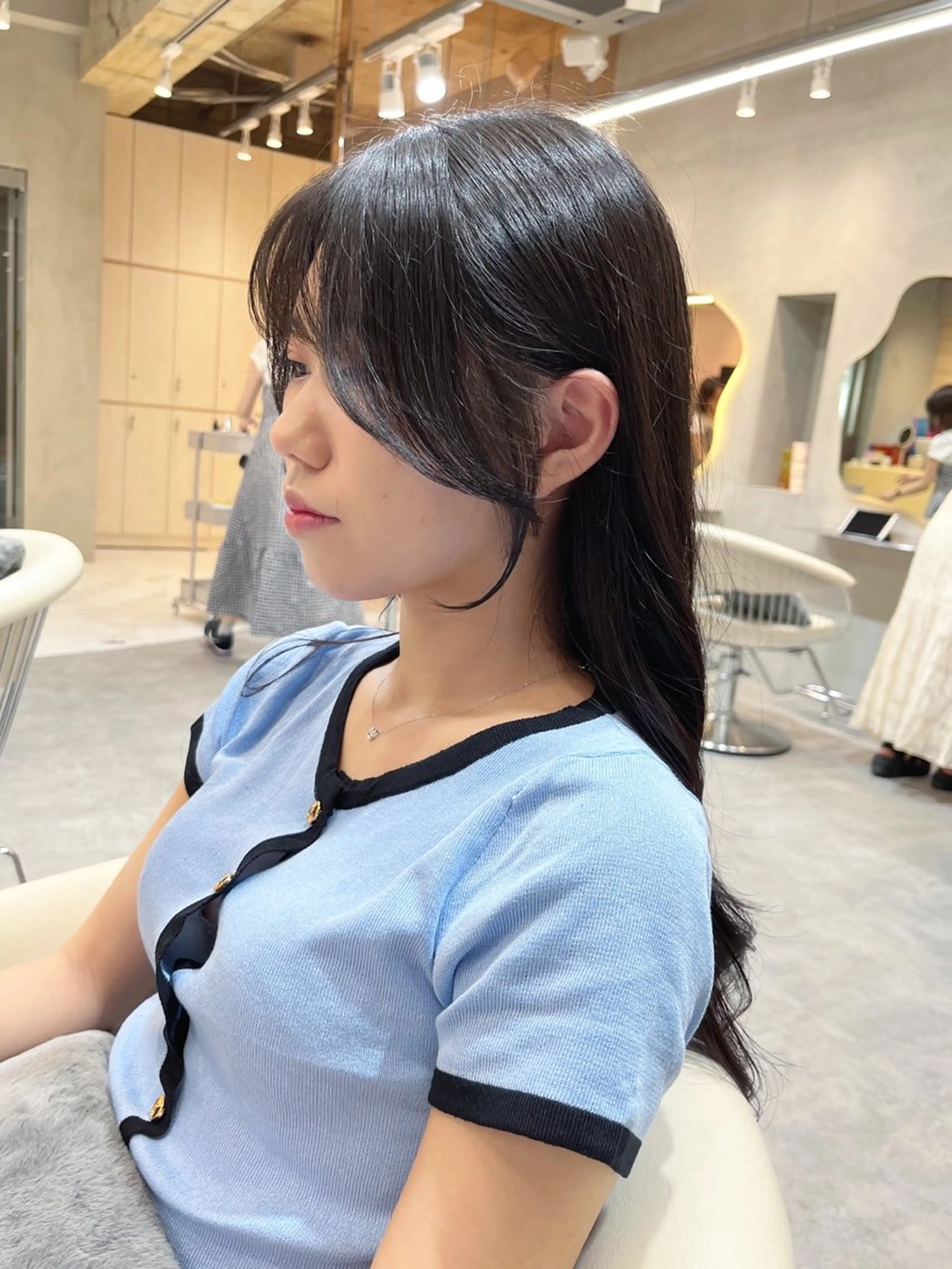 ロング カラー アッシュ ベージュカラー グレージュ ラベンダーカラー くびれヘア 大人韓国ヘア🇰🇷 蒲生優のヘアスタイル