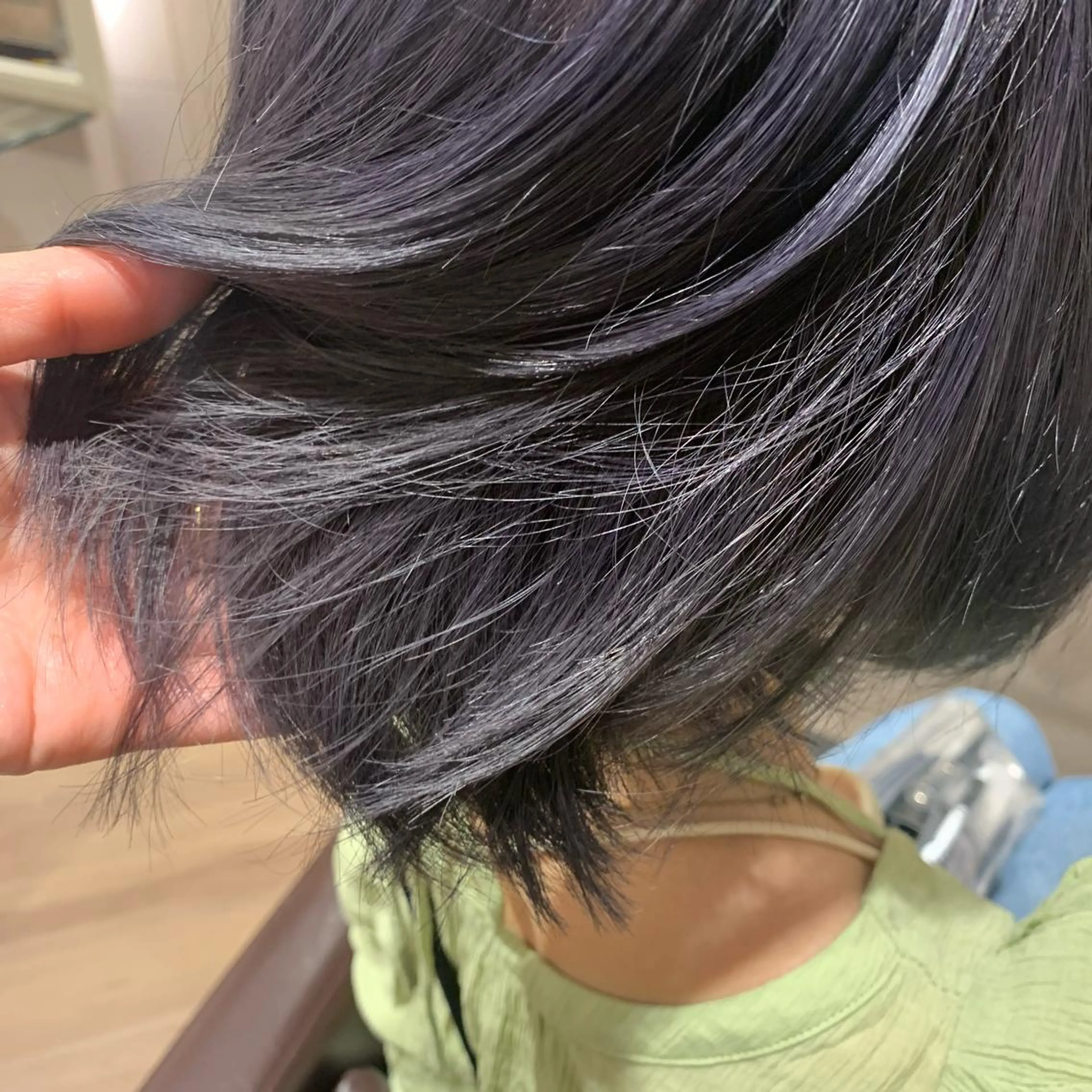 ショート カラー ブリーチ ラベンダーカラー ラベンダーグレー ごとう さなのヘアスタイル