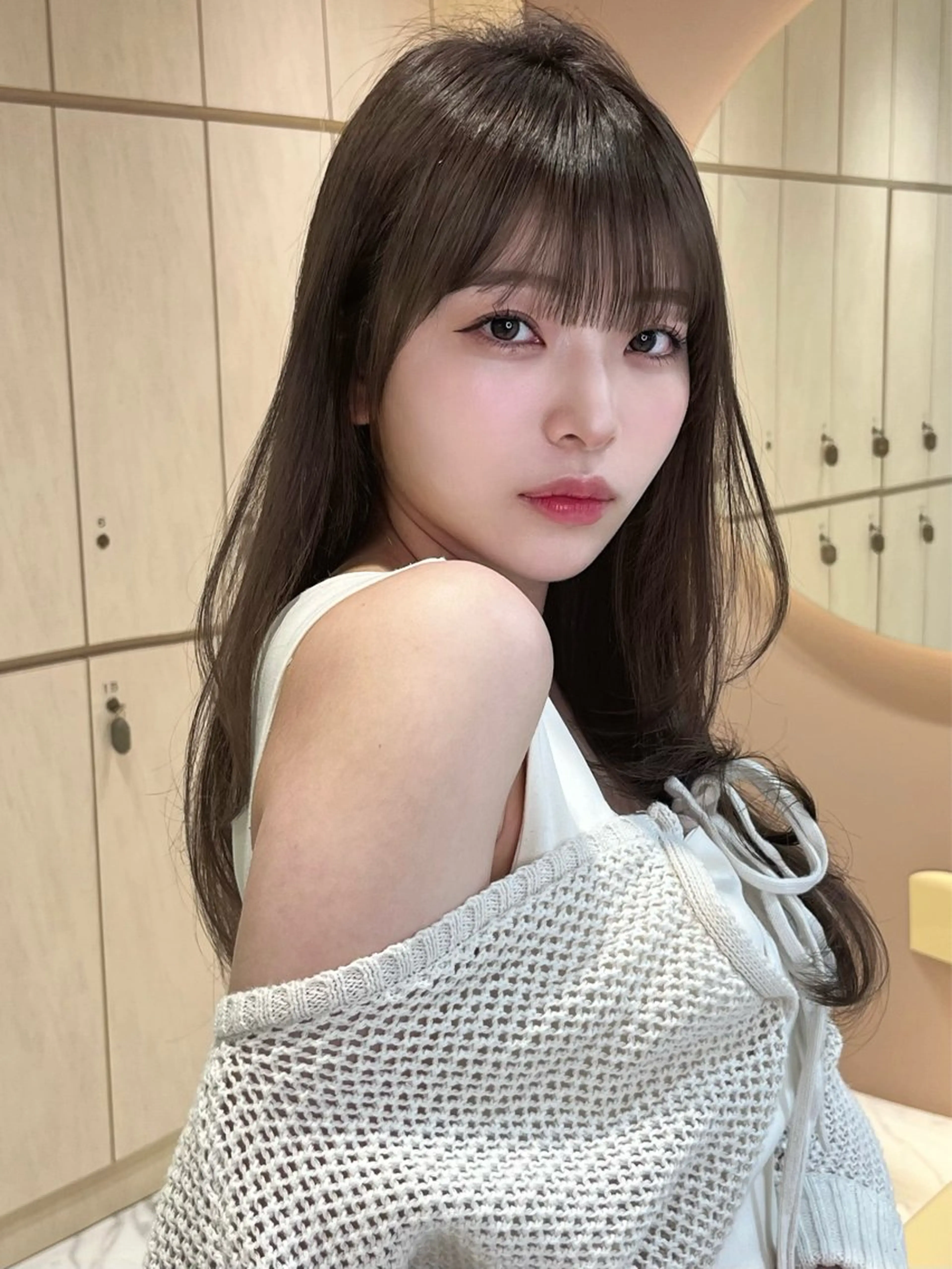 セミロング カラー 透明感カラー ダブルカラー 顔まわりレイヤー 韓国風ヘア レイヤーカット ブリーチなし髪質改善 韓国ヘア　柏崎颯刀のヘアスタイル