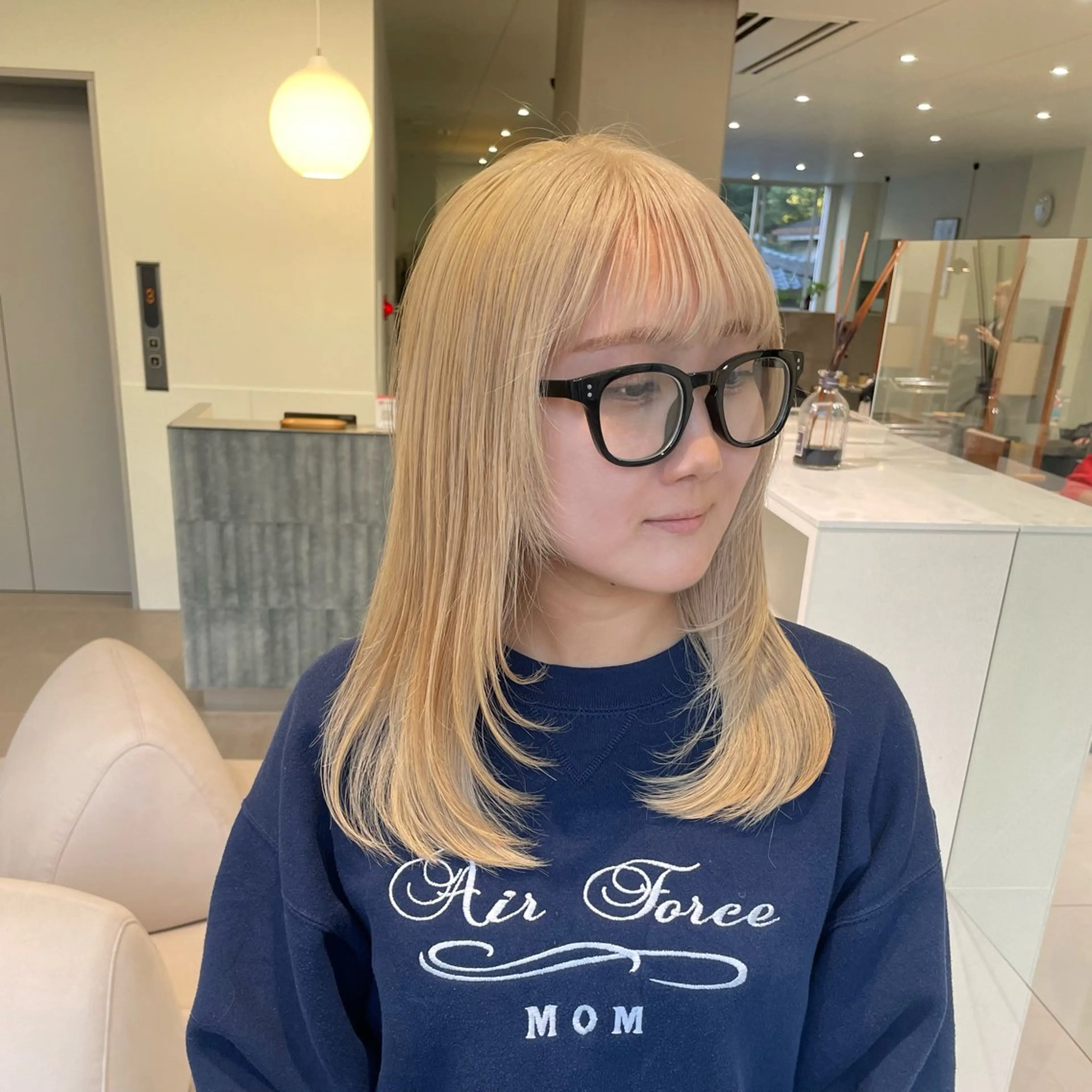 ロング カラー ベージュカラー ブリーチ 透明感カラー ダブルカラー ハイトーンカラー ヘアカラー トリートメント ブリーチ/レイヤー 🌻Mutsumiのヘアスタイル
