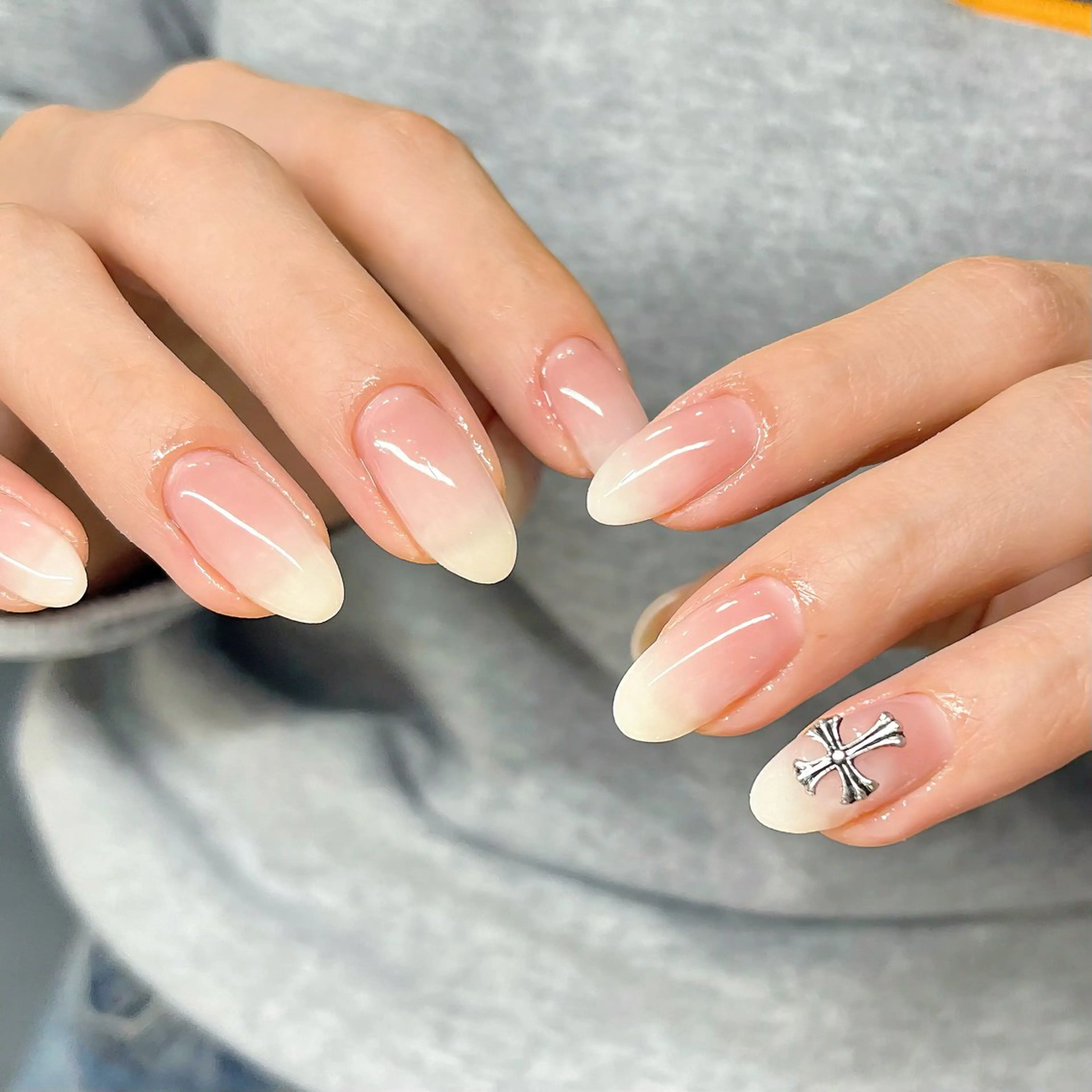 ネイル ハート ホログラムネイル ワンカラーネイル リボン バレンタイン ハンドネイル 🫧OPELIA NAIL渋谷🫧のネイルデザイン