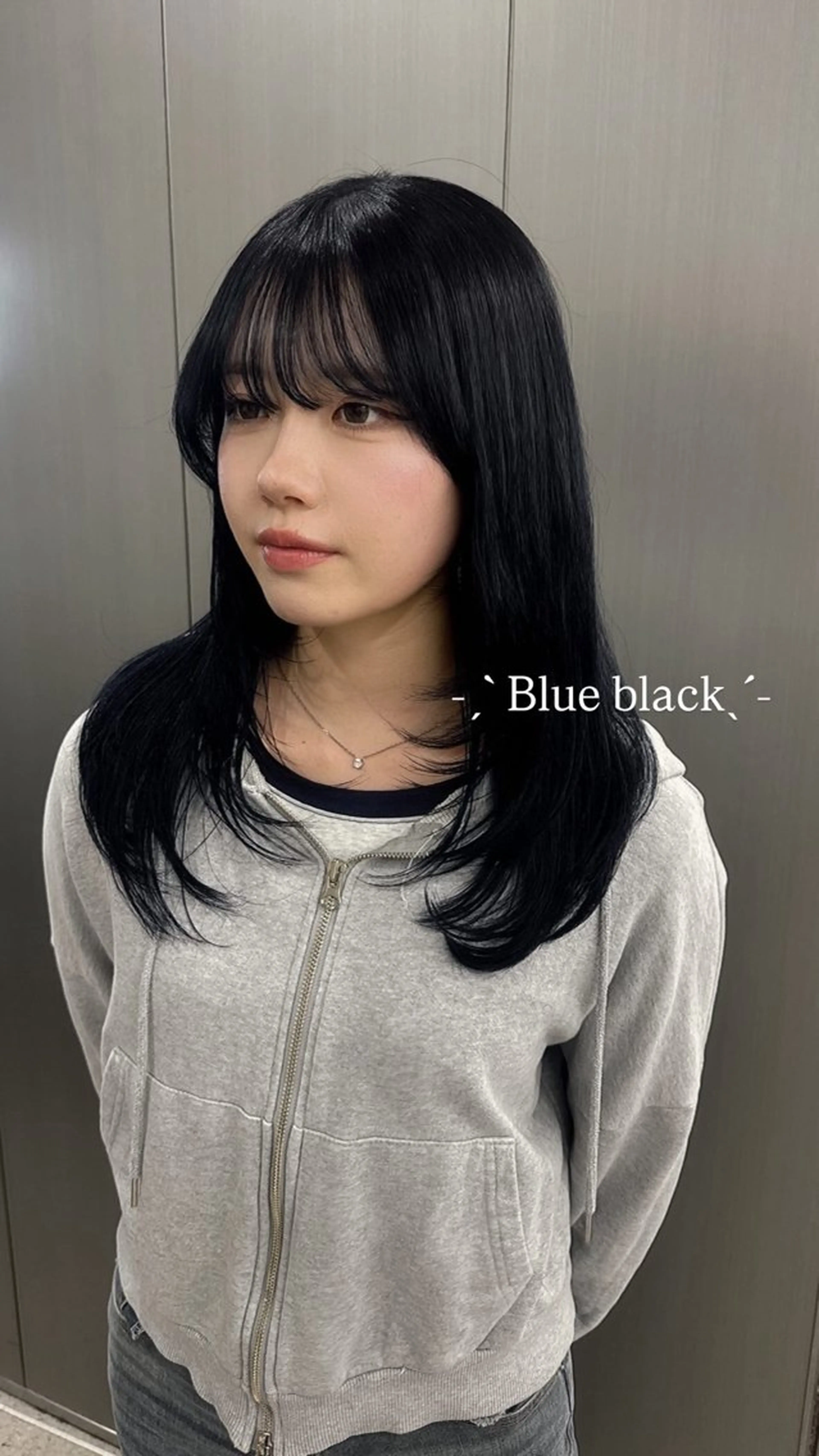 ロング カラー カット ヘアカラー 暗髪🩶ラベンダー/ ブルー/ユウナ🤍のヘアスタイル