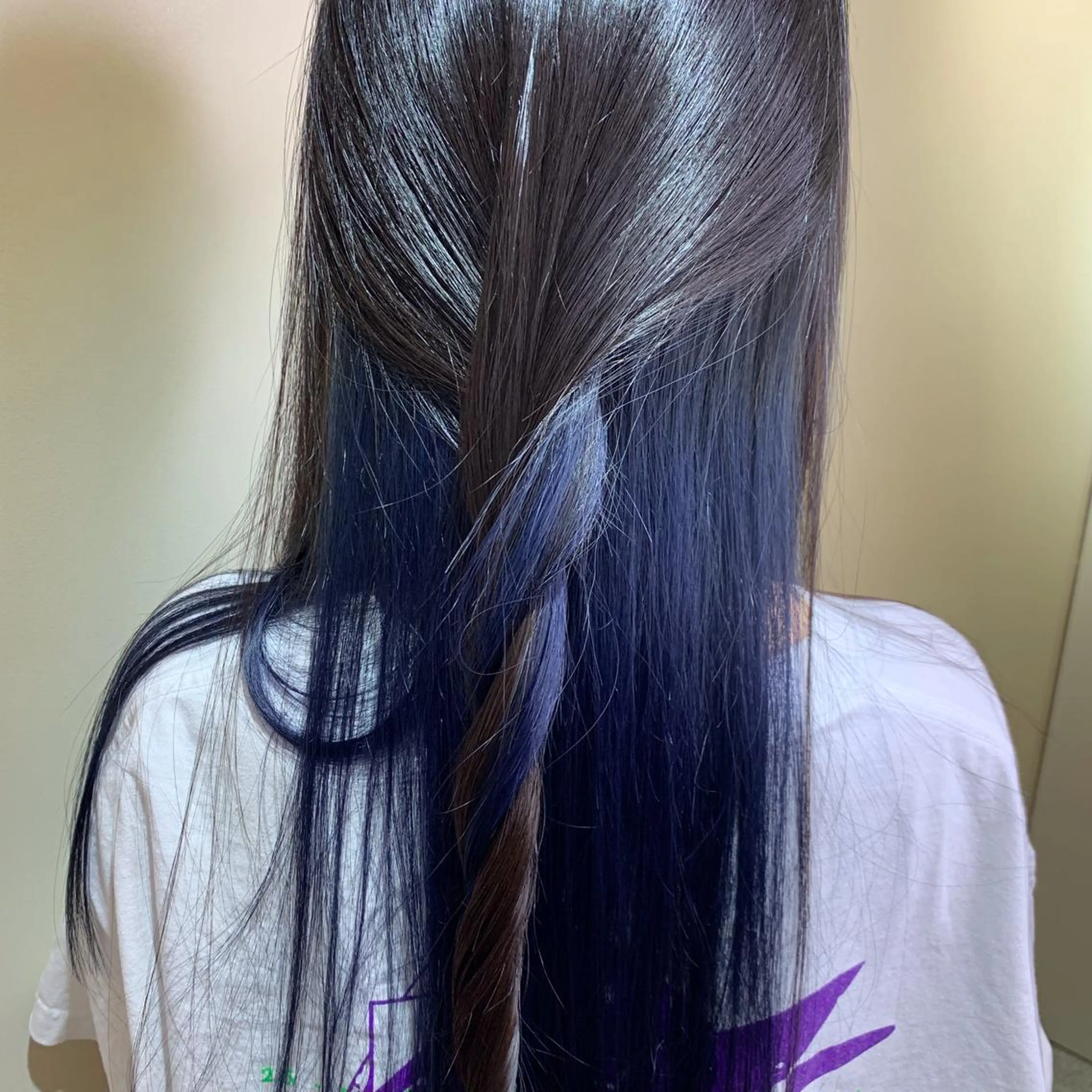 セミロング カラー ヘアアレンジ ブルーカラー インナーカラー カット ヘアカラー トリートメント レイヤーウルフ エクステ磯部のヘアスタイル