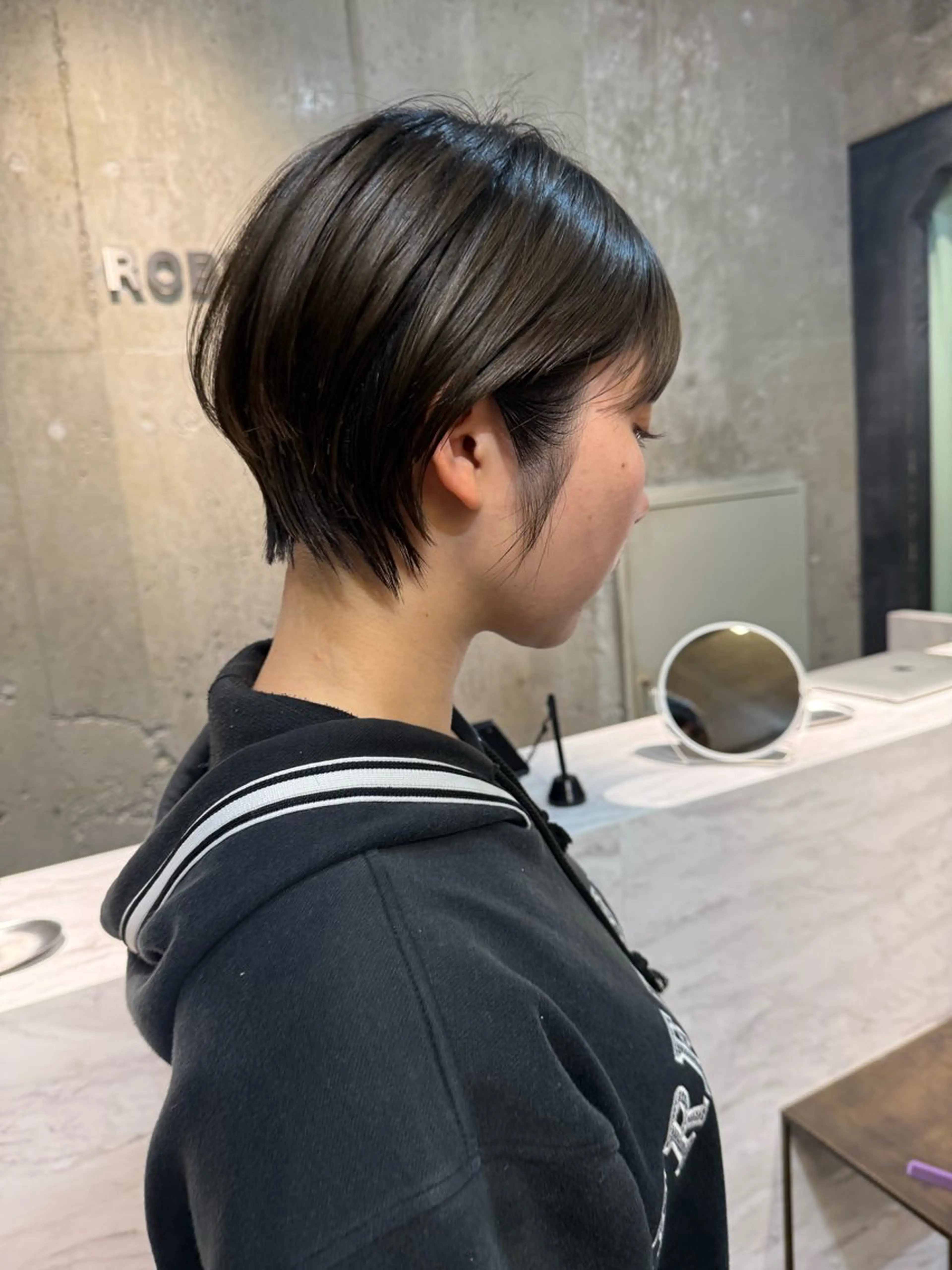 ショート ROBBY表参道所属・木村【ショート/ 耳だしショート】のヘアスタイル