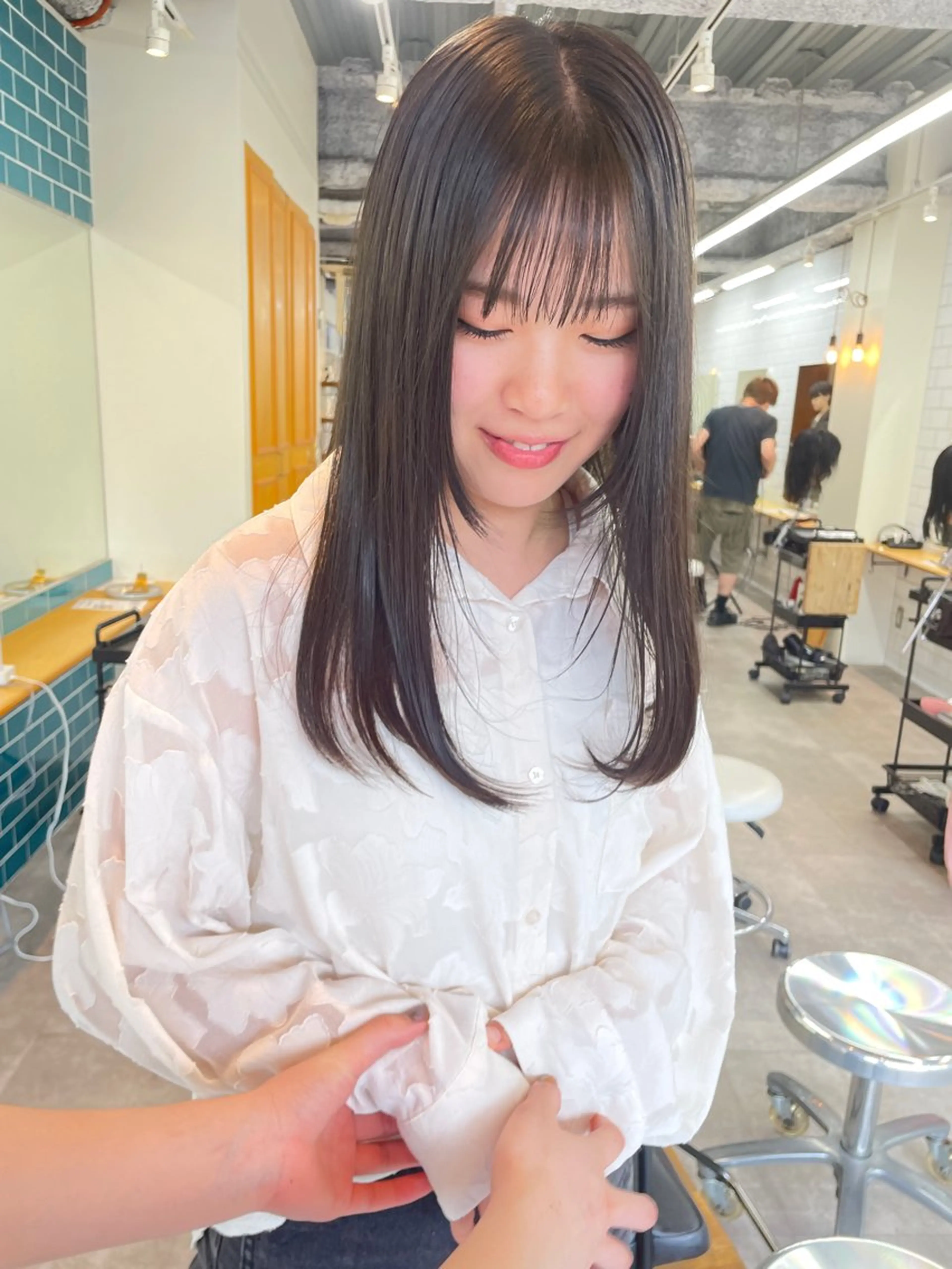 セミロング カラー ブリーチ ブラウンカラー ブリーチなしカラー オリーブブラウン ルカ/ レイヤーカット🍓のヘアスタイル