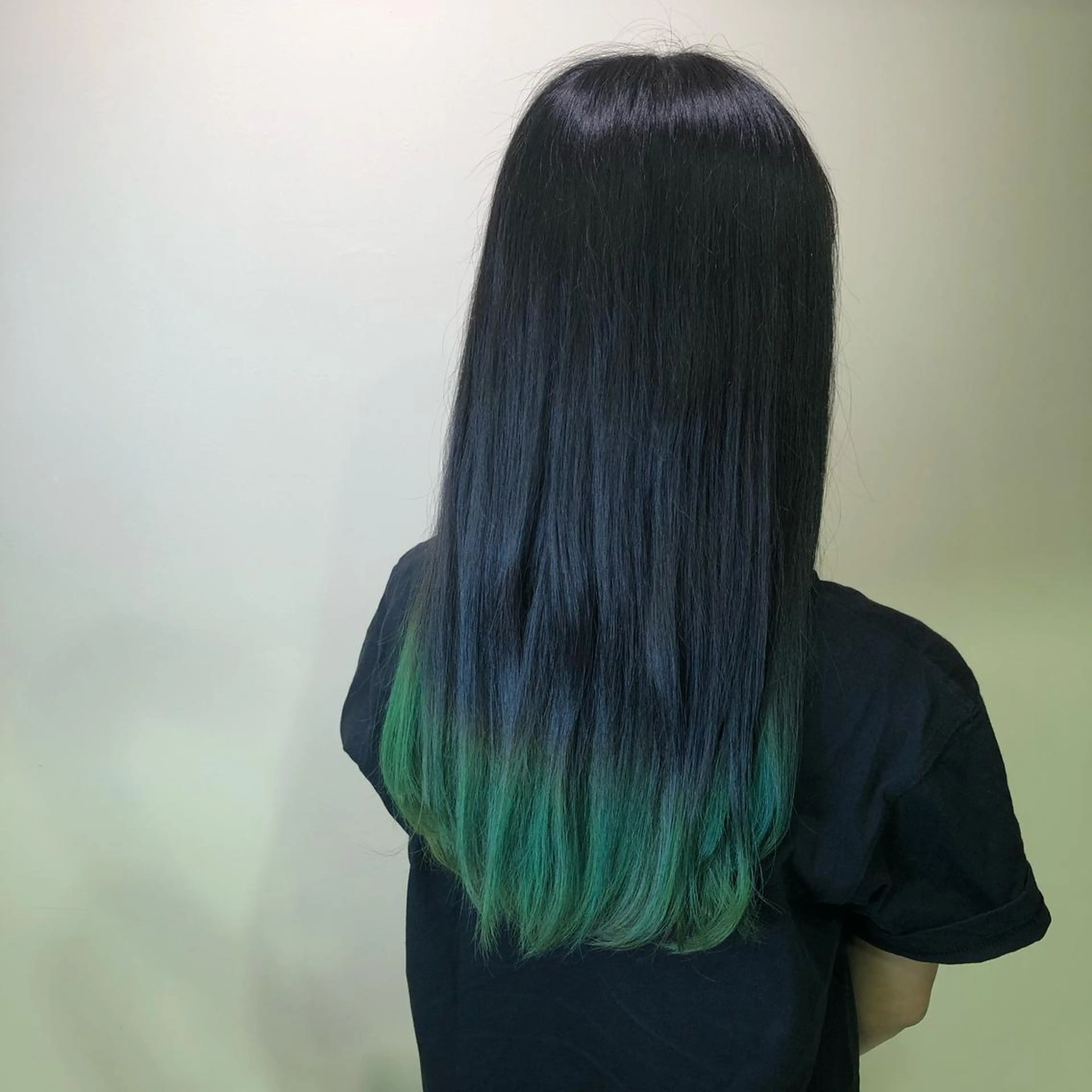 カラー ブリーチ グラデーションカラー ヘアカラー シェアサロンJAM吉祥寺所属・メンズ特化 古賀陸斗のヘアスタイル