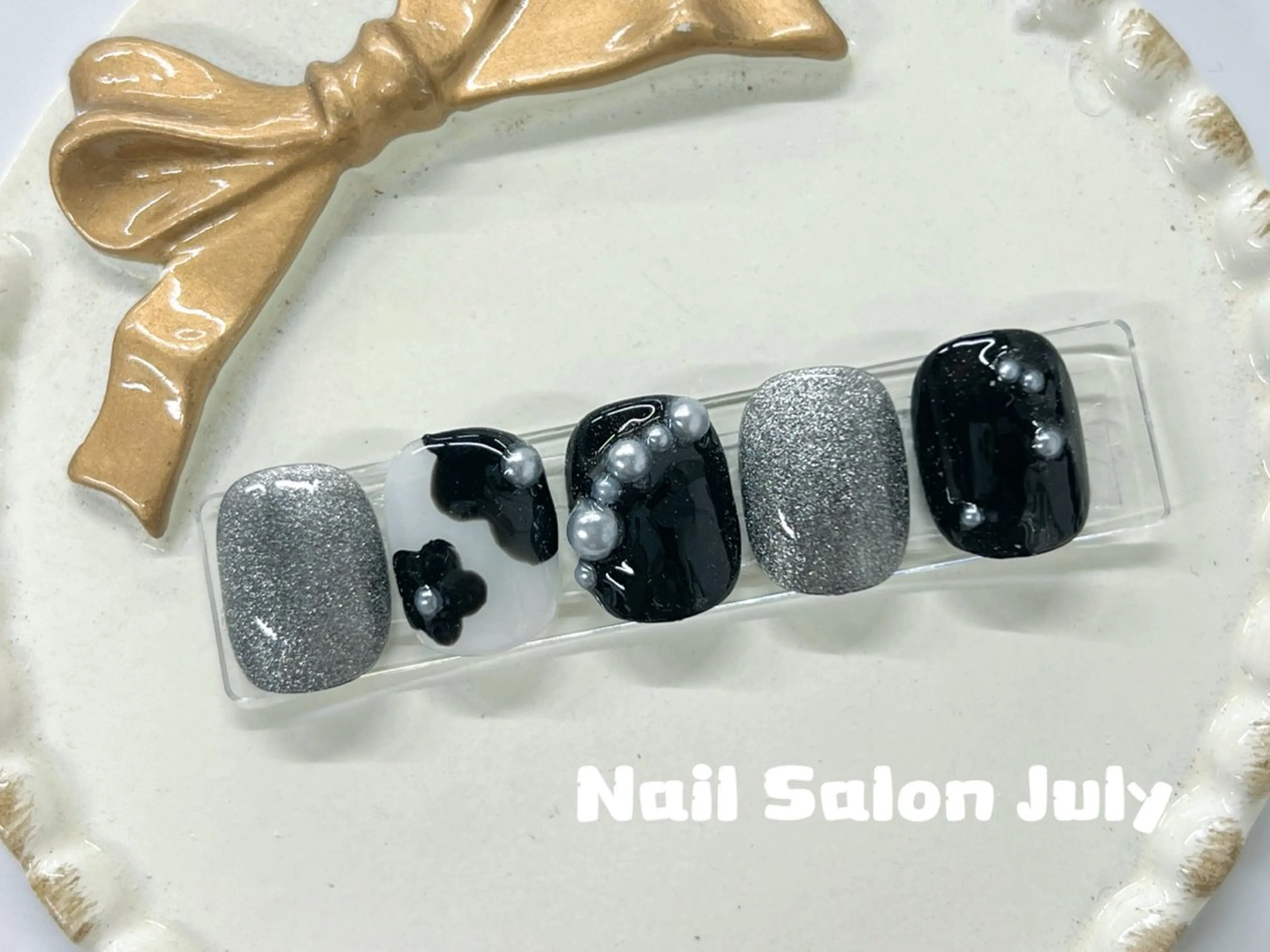 ネイル アートネイル オーロラネイル ジェルネイル ガーリー キラキラネイル ハンドネイル July Salonのネイルデザイン