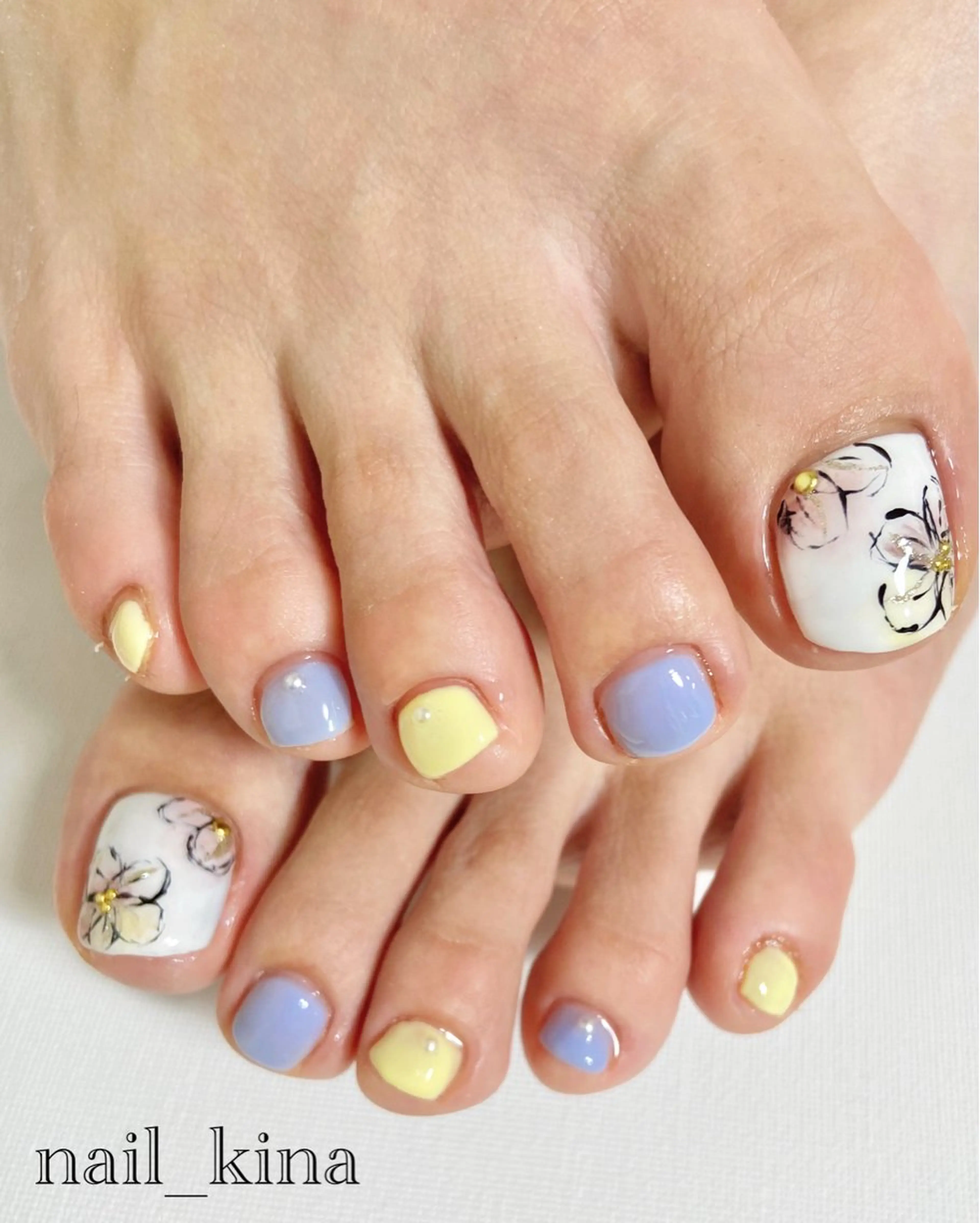 ネイル フラワーネイル フットネイル 持ち込み 春ネイル フットネイル nail_ kinaのネイルデザイン