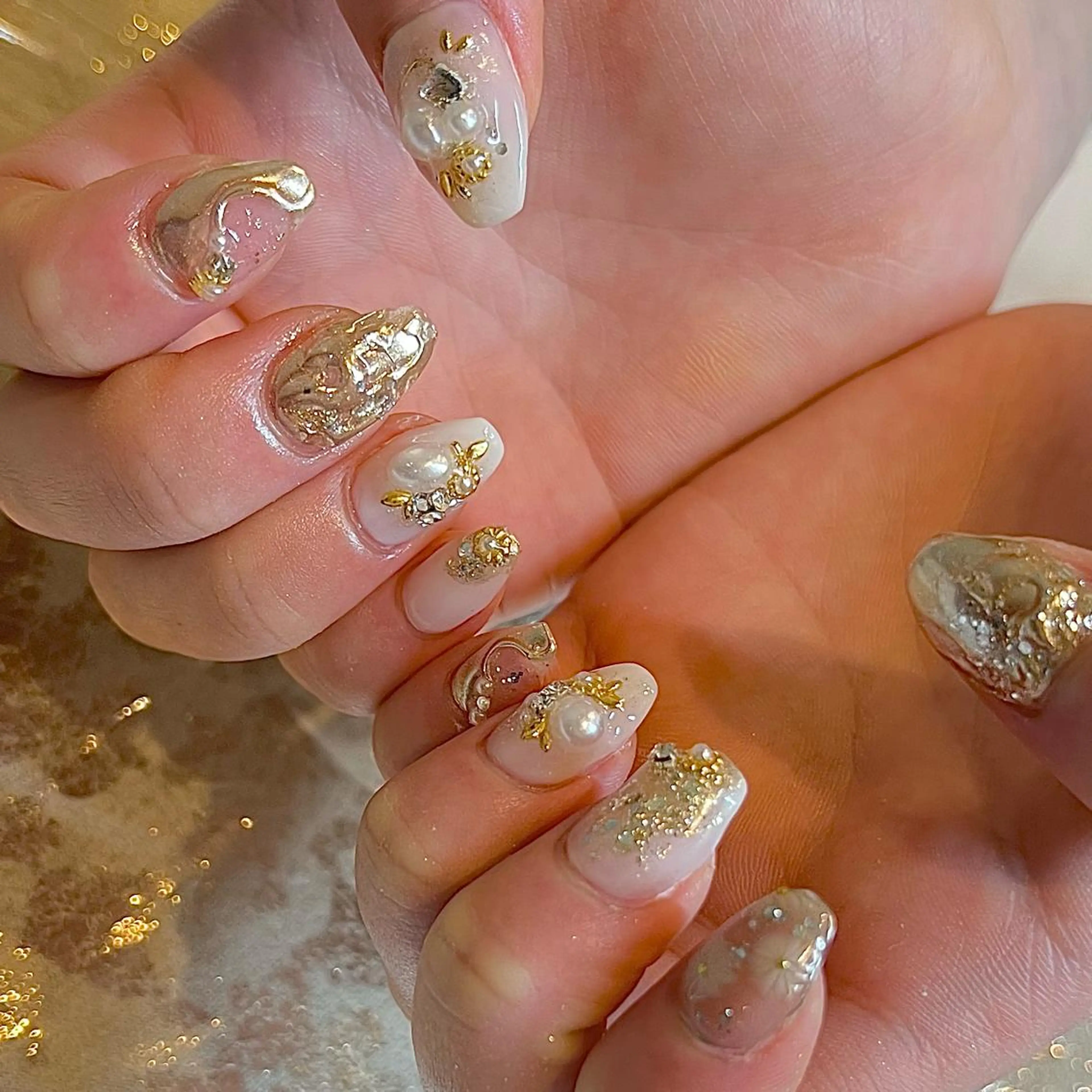 ショート ネイル ニュアンスネイル ハンドネイル H🌺 NAILのネイルデザイン