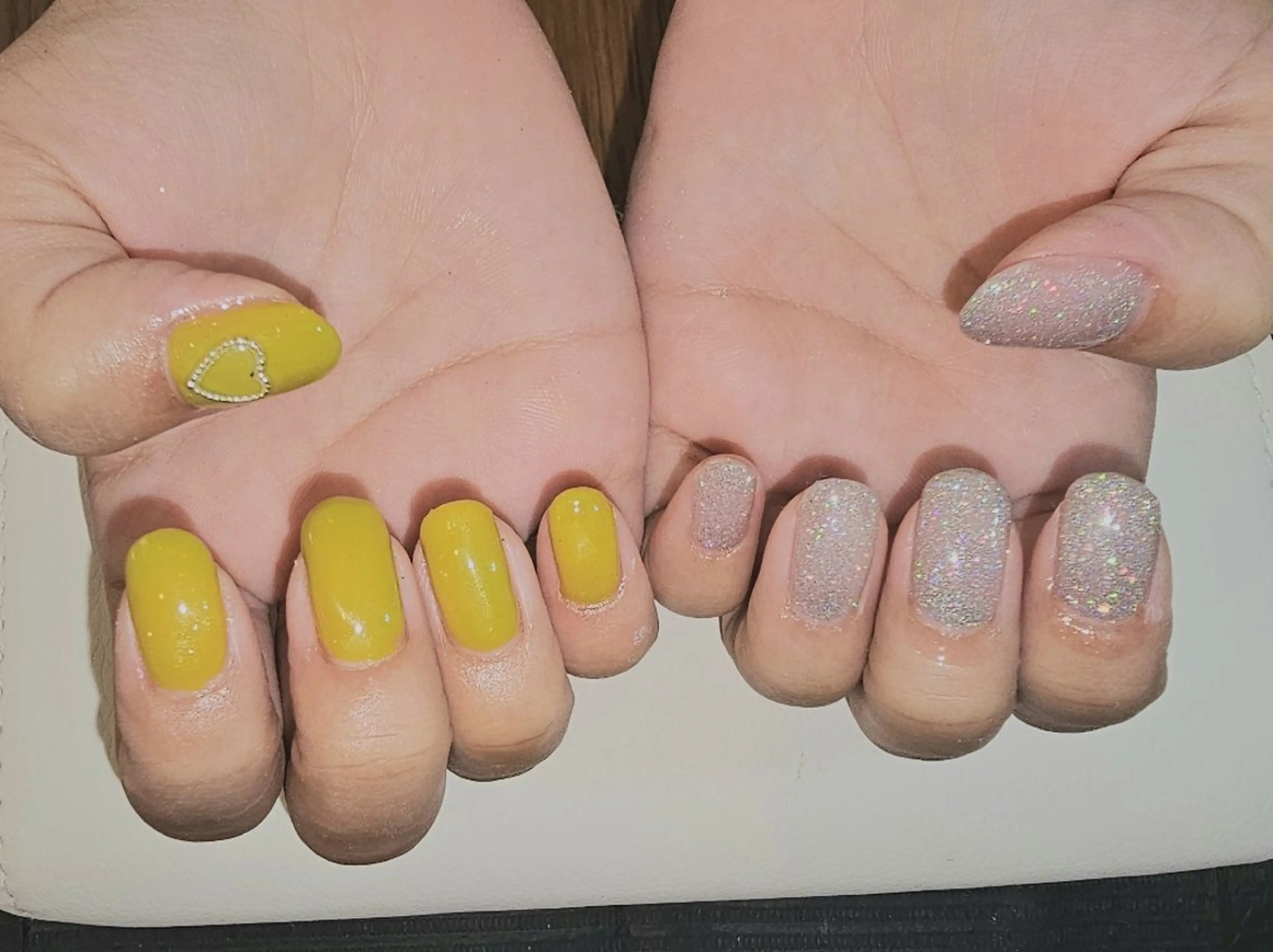 ネイル グリーン ワンカラーネイル 黄色 J ♡nailのネイルデザイン