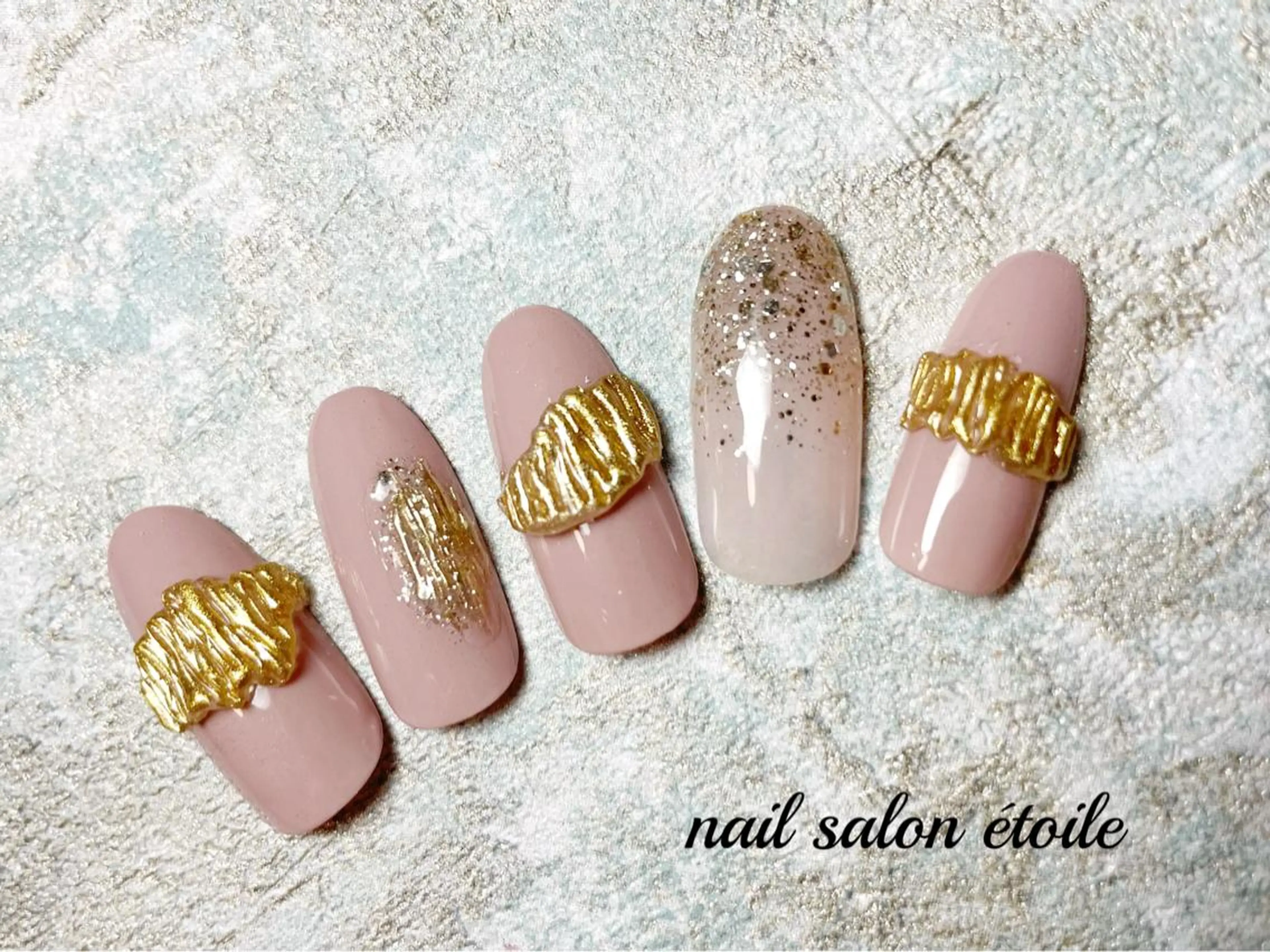 ネイル アートネイル ジェルネイル ゴールド グラデーション キラキラネイル ハンドネイル nail salon étoileのネイルデザイン