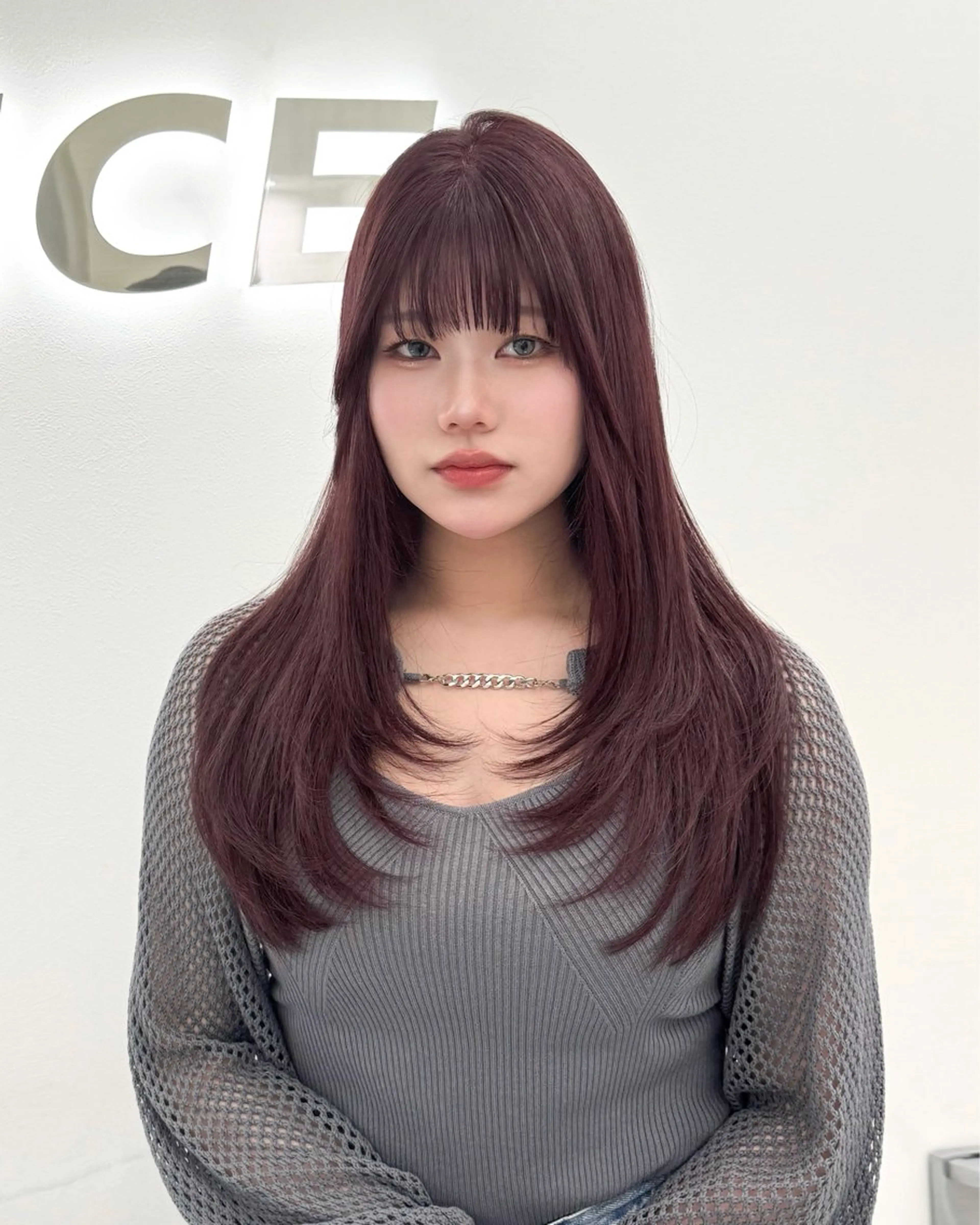 ロング カラー レッドカラー ハッシュカット ヨシンモリ 韓国風ヘア レイヤーカット 大人っぽ韓国レディ レイヤー🤍RIKUのヘアスタイル