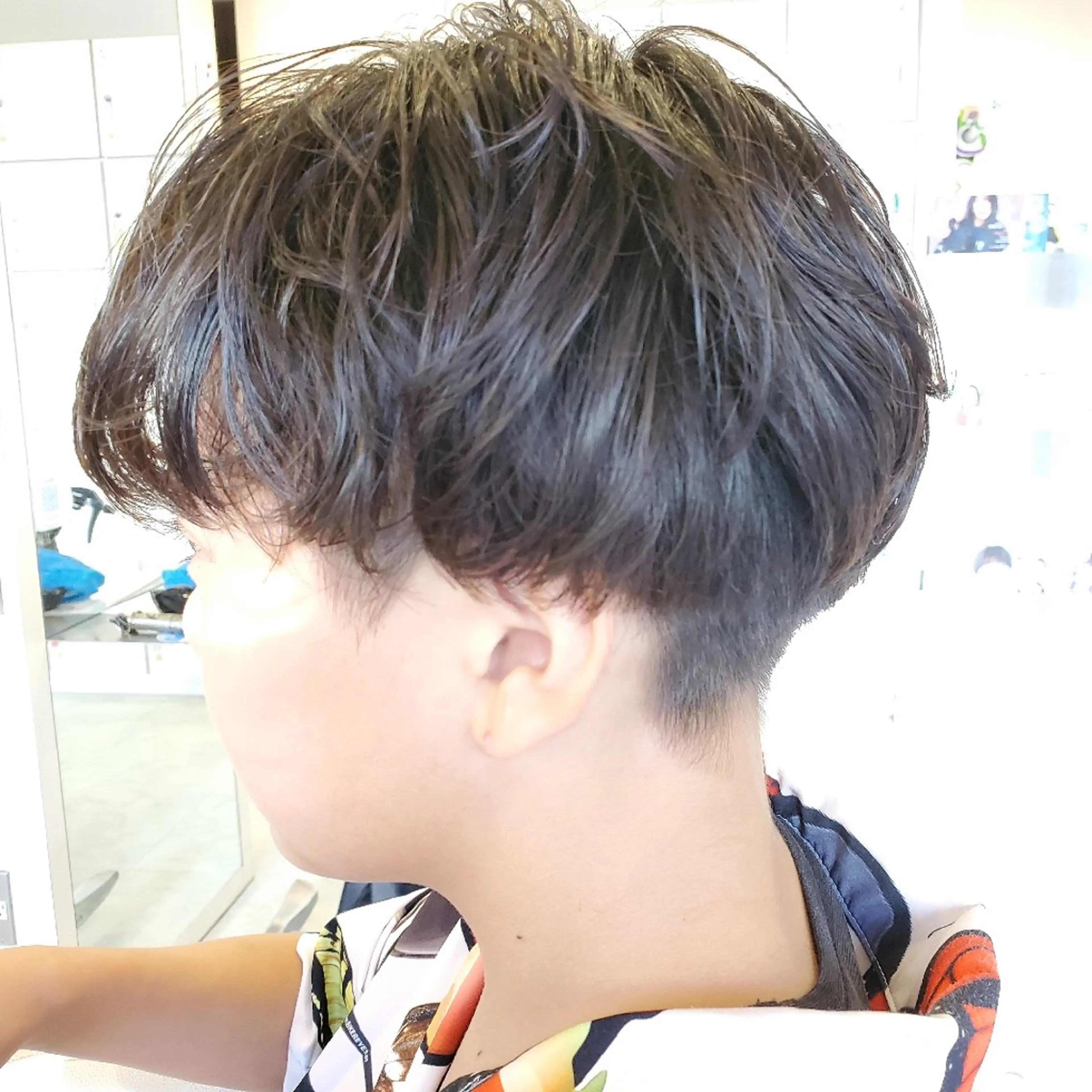 ショート レイヤーカット カット 浦川 敬太のヘアスタイル