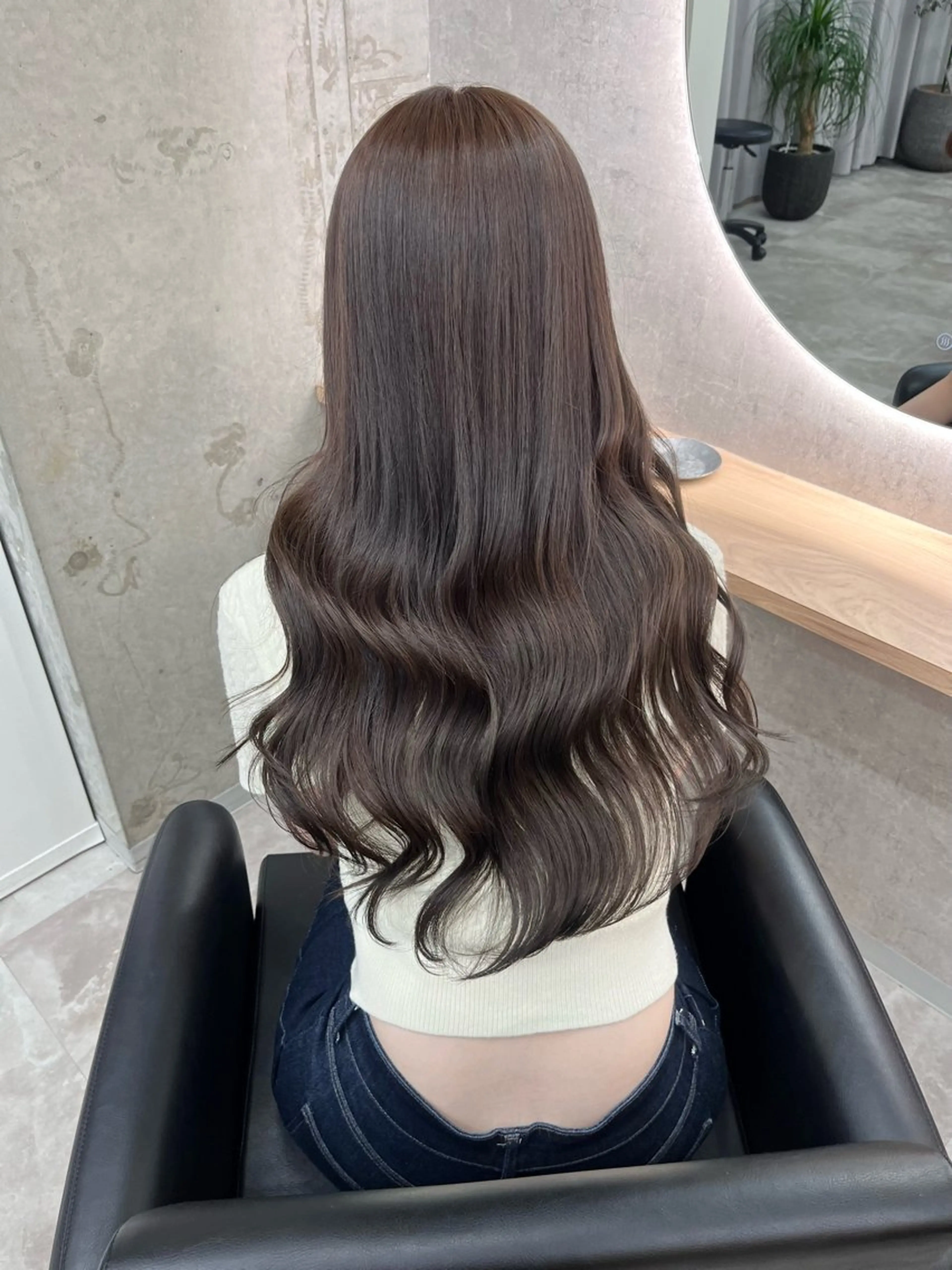 ロング 🩷Yui🩷 大人可愛い艶カラーのヘアスタイル