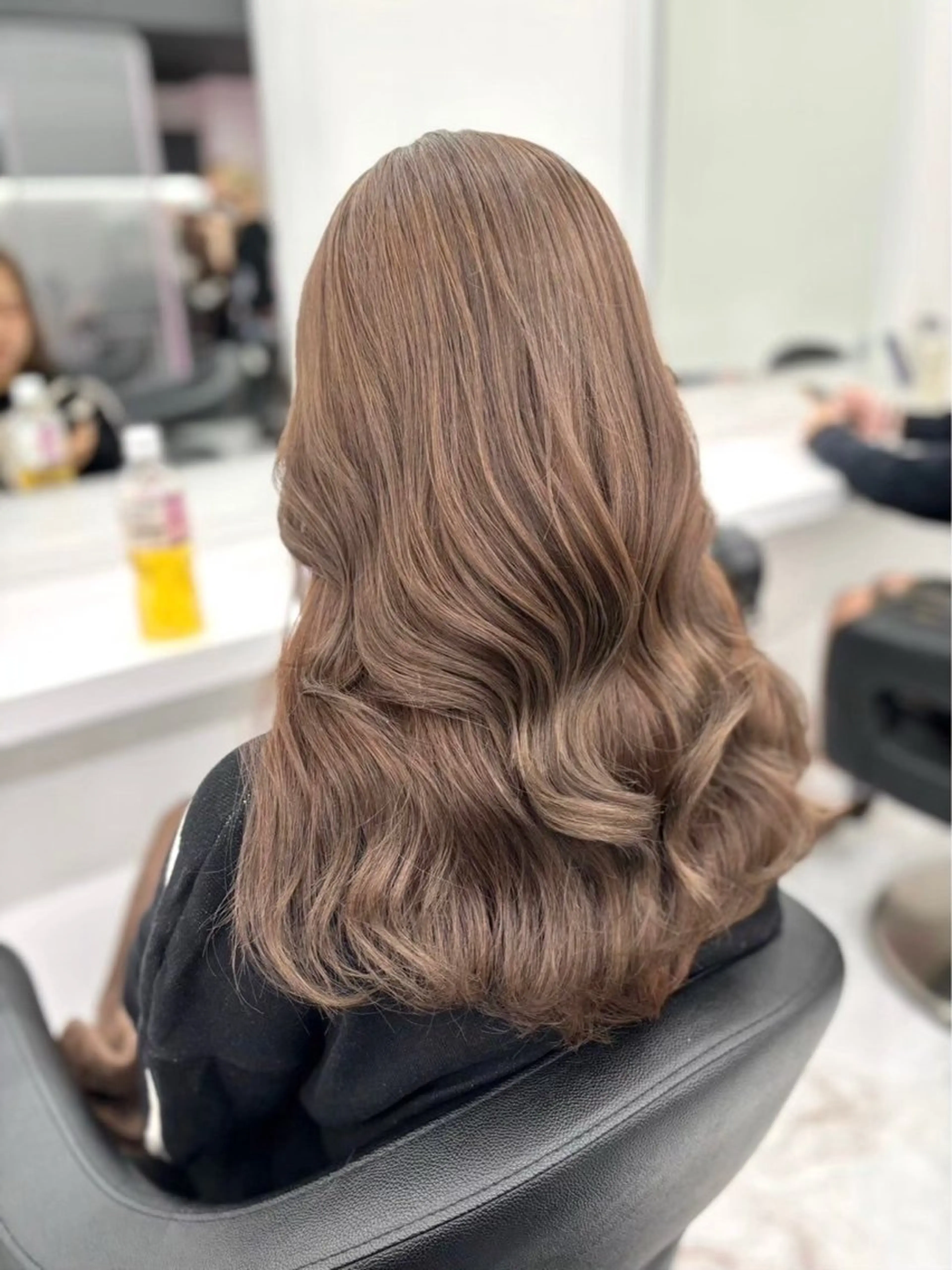 ロング カラー ブリーチ 髪質改善 トリートメント 大人上品ベージュ 🎀HARUNAのヘアスタイル