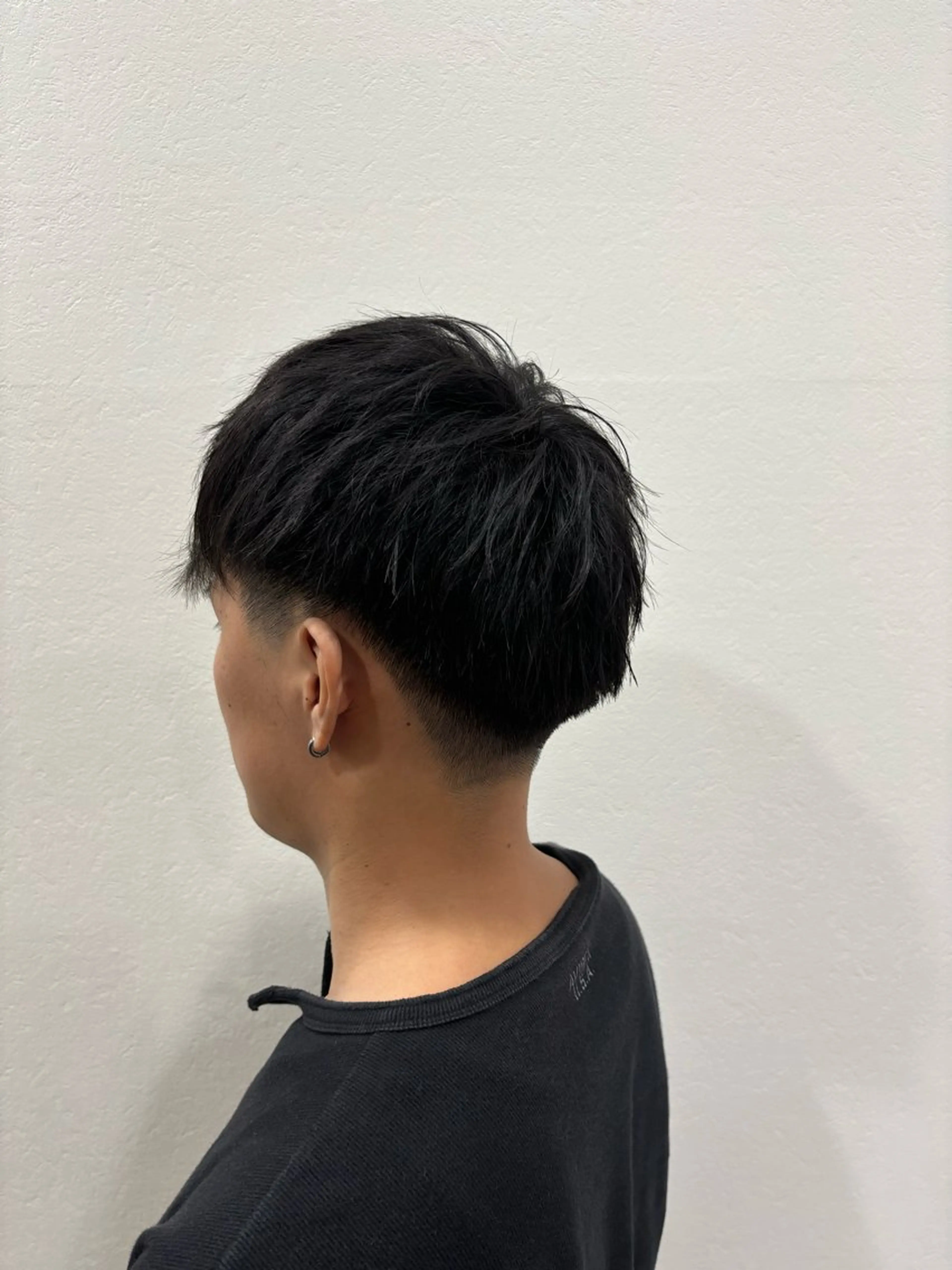 メンズ マッシュ 刈り上げ 白神 珠梨のヘアスタイル