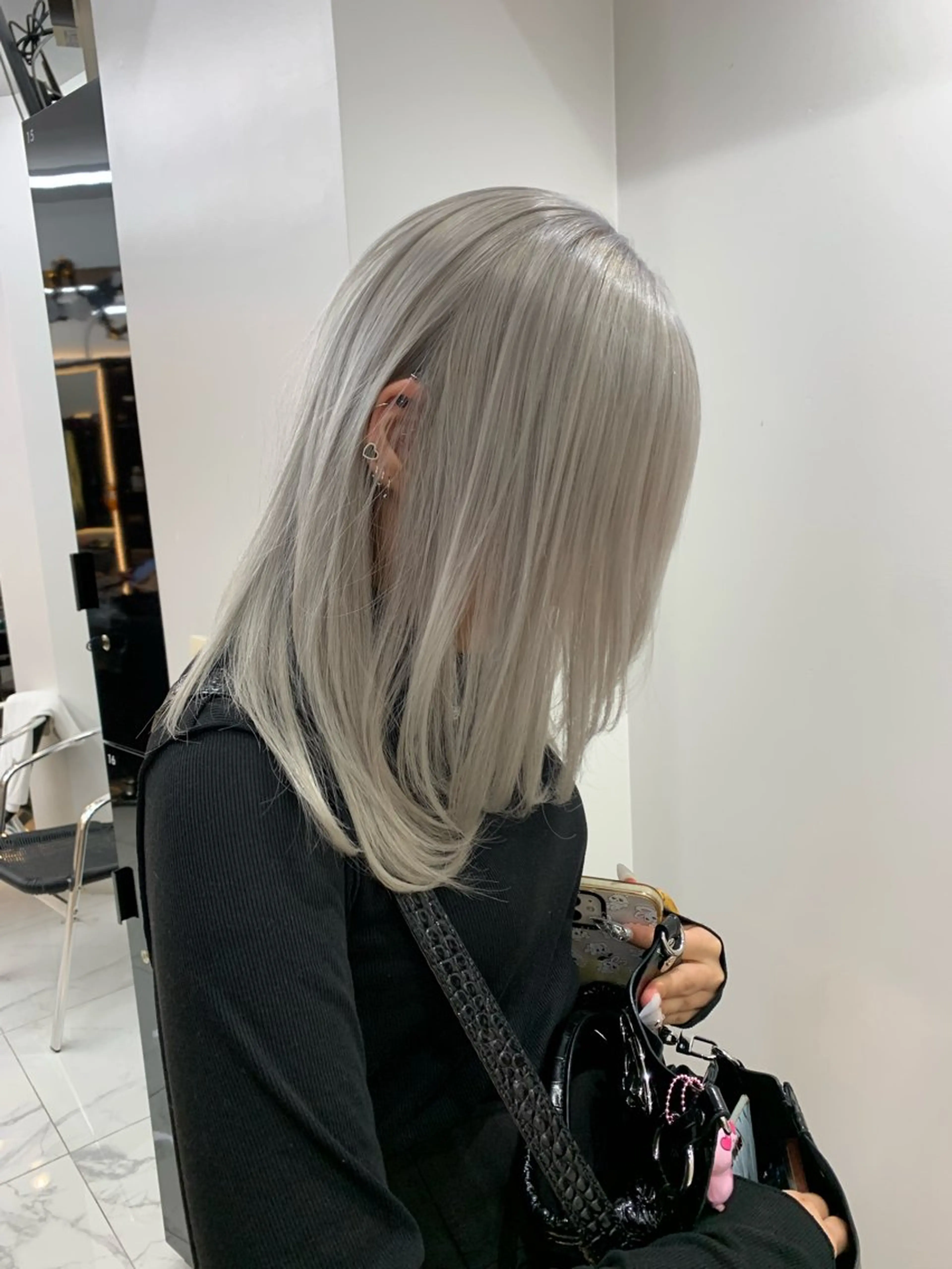本日13日限定メニュー💇🏻‍♀️<人気No.1️⃣👑>ブリーチ＋カラー🩵の写真